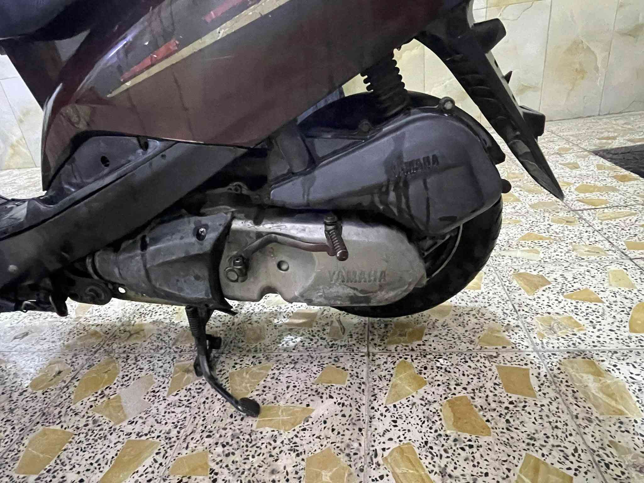 بريز لايت فوك مكينة بلاد ممفتوحة كهربائيات كاملة فشكة بلاديه  نقصها باتري و واقيه صالنصه سعر ٤٥٠ وبيها مجال كلش بسيط ***********
