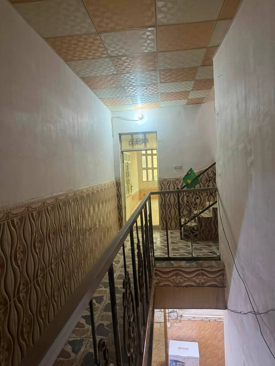 مشتمل للرهن حي الجامعه مساحه ٨٠ متر  طابقين ٣ غرف نوم وصاله ومطبخ واستقبال سعر الرهن ٣٥ مليون اتصال ***********

