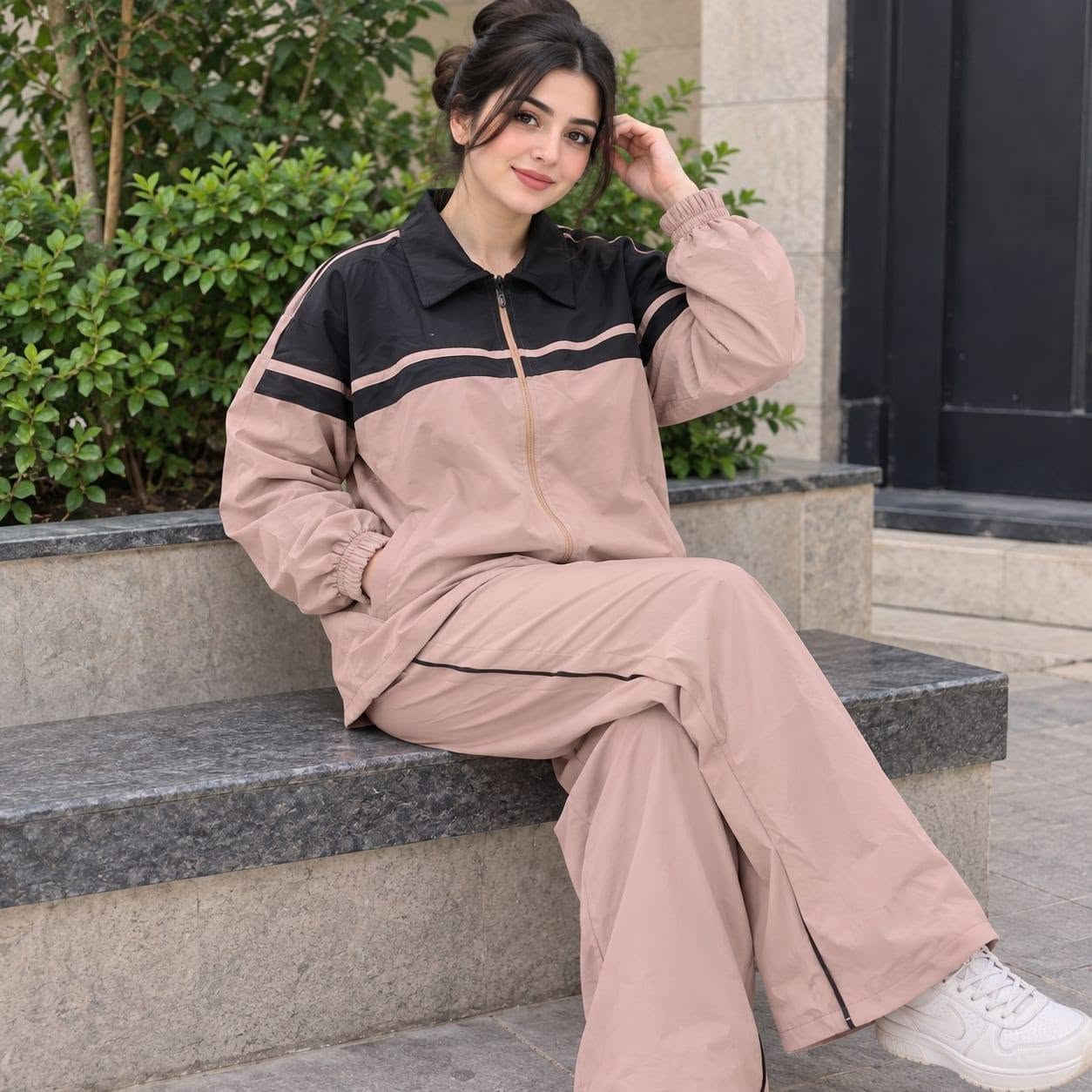 سوت نسائي • جملة • مقاس ٤٢-٥٢