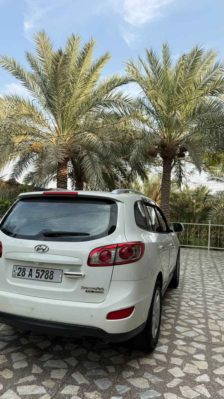 سنتافي خليجي للبيع الموديل: 2011
• المحرك: 6 سلندر V6
• تبريد: 3 قطع
• السيارة: فول مواصفات
• فتحة سقف (
• اللون: أبيض
• الرقم: بأسمي السيارة رقم جديد
• السنوية: 2030
• الضرر: سونر، والضرر موضح بالصور
• السيارة موجودة للفحص والمعاينة

مراسله واتساب ***********
