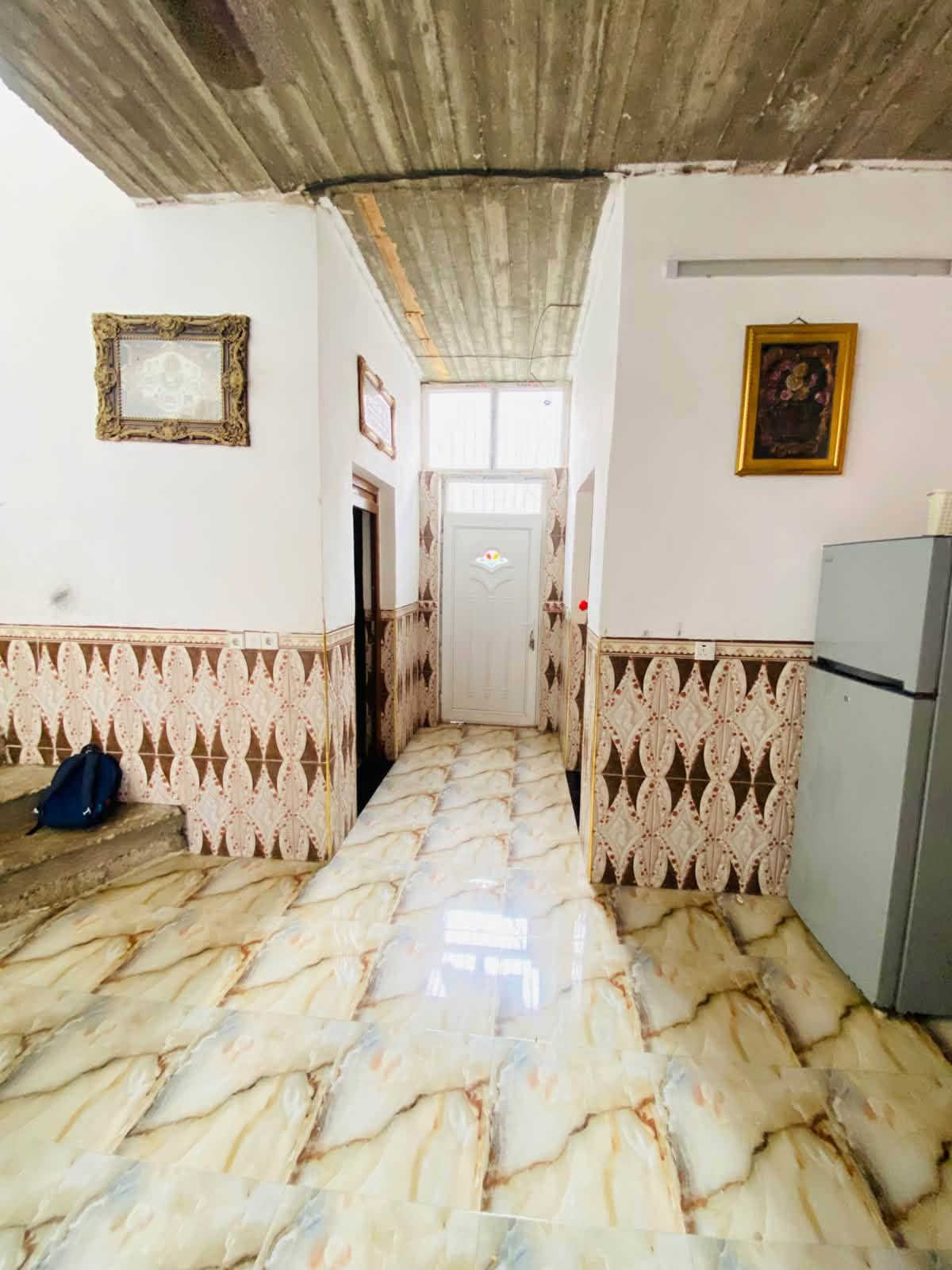 داخل العلم روتانا • ٣٠٠م • ٢ غرف