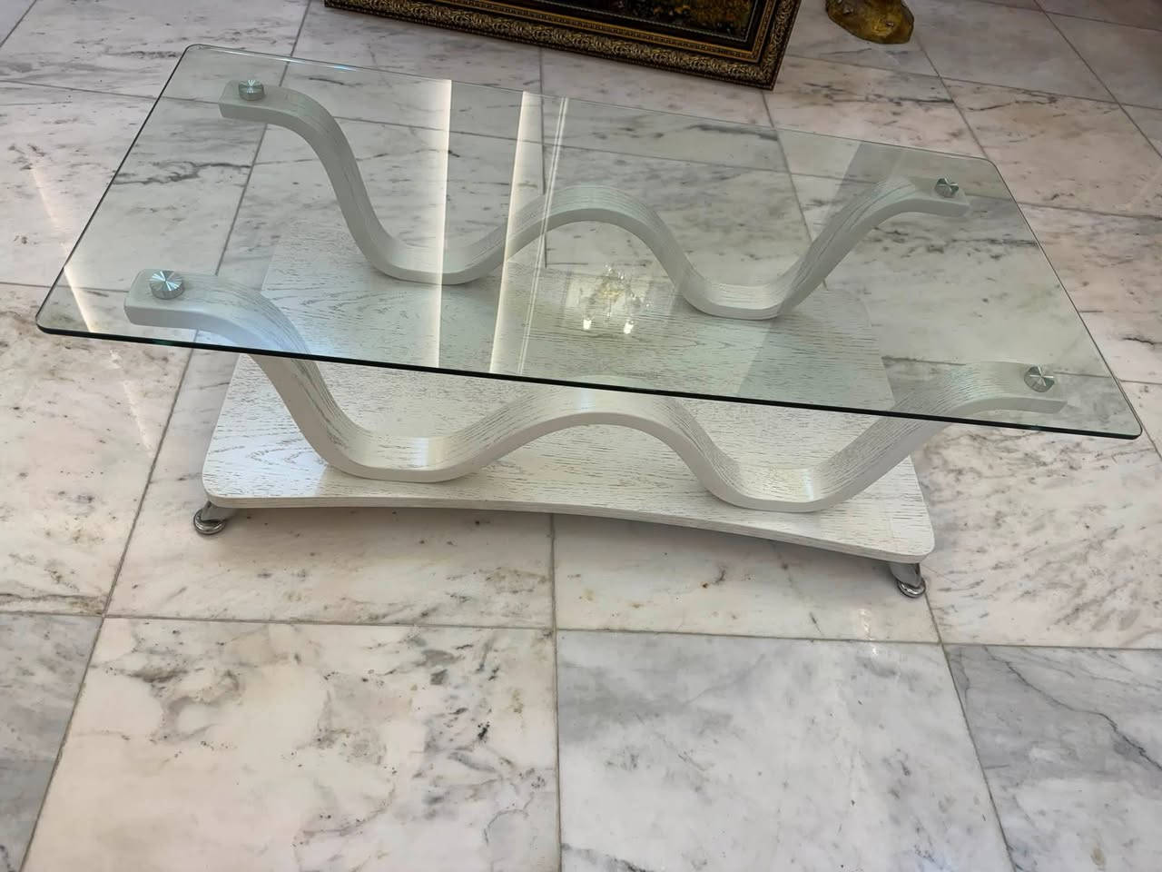 غراض بيت
ستول عدد ٢ نظيفات مثل الجديد سعر الواحد ٣٥ الف
طبله وسطية قياس ١٣٠ سم نظيفه مثل الجديدة سعر ٥٠ الف
جزامه احذيه جديدة غير مستعمله السعر ٣٠ الف 
تيبلم جديد غير مستعمل السعر ٥٠ الف 

الغراض كلها نظيفه حالها حال الجديد مكاني بغداد / حي العدل 
لايوجد توصيل 
للاتصال ***********

