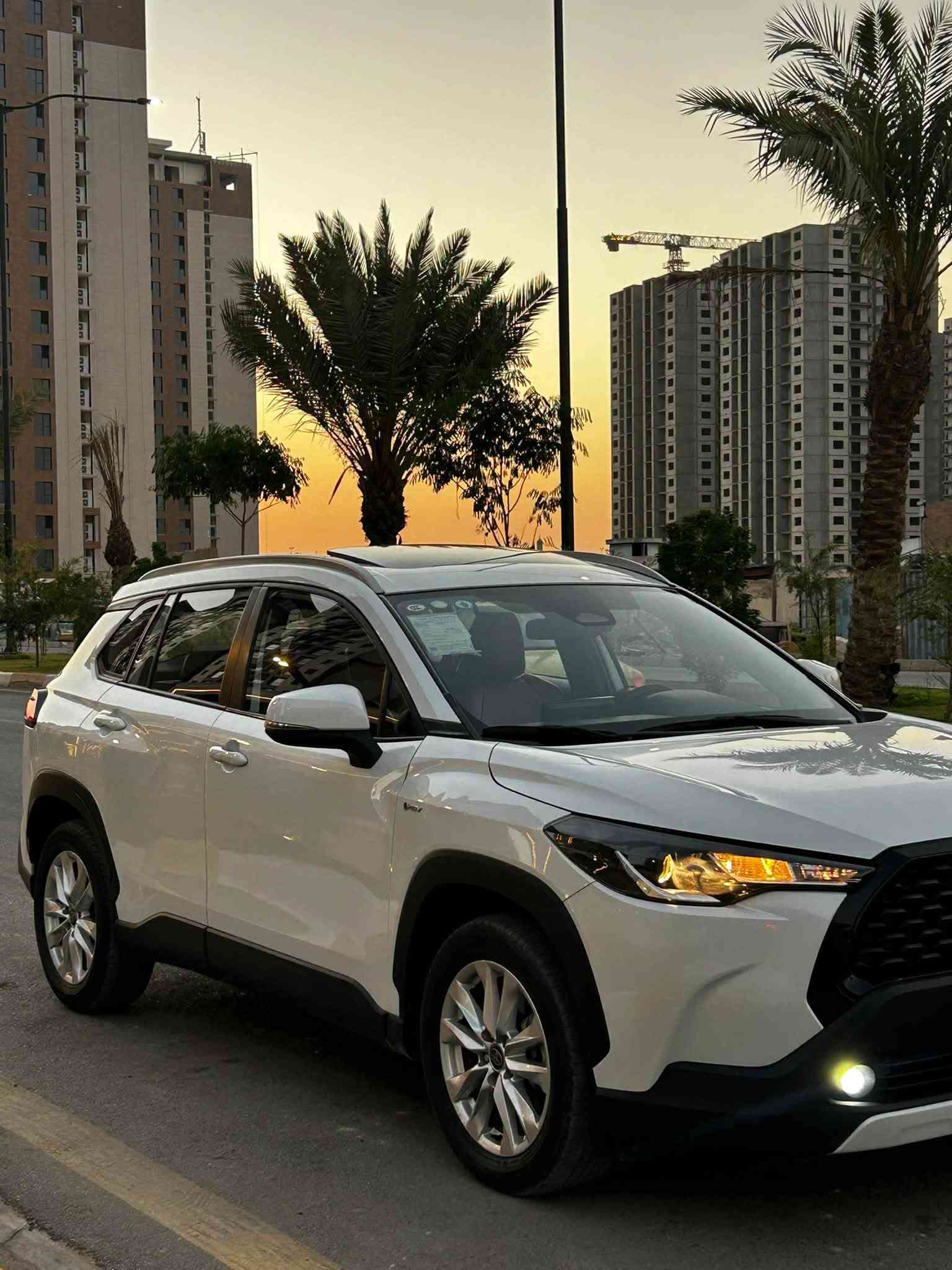 تويوتا كورلا HEV كروس تجميع الصين مكفولة من الصبغ والتبديل موديل 2024 فول بصمة سلايت محرك 2000 كامرة وشاشة  اصلية رادار توقف ذاتي 5 ويل كب كشنات جلد كهرباء 
بلوجكترات 
حمالات سقف 
وحساسات امامي خلفي 
هيه فول موصفات بعد بيه هواي موصفات 
عداد المسافة 46 الف كيلو 
المركبة بحالة جيدة
السبير غير مستخدم 
السعر 27.400 مليون  رقم تلفون ***********
