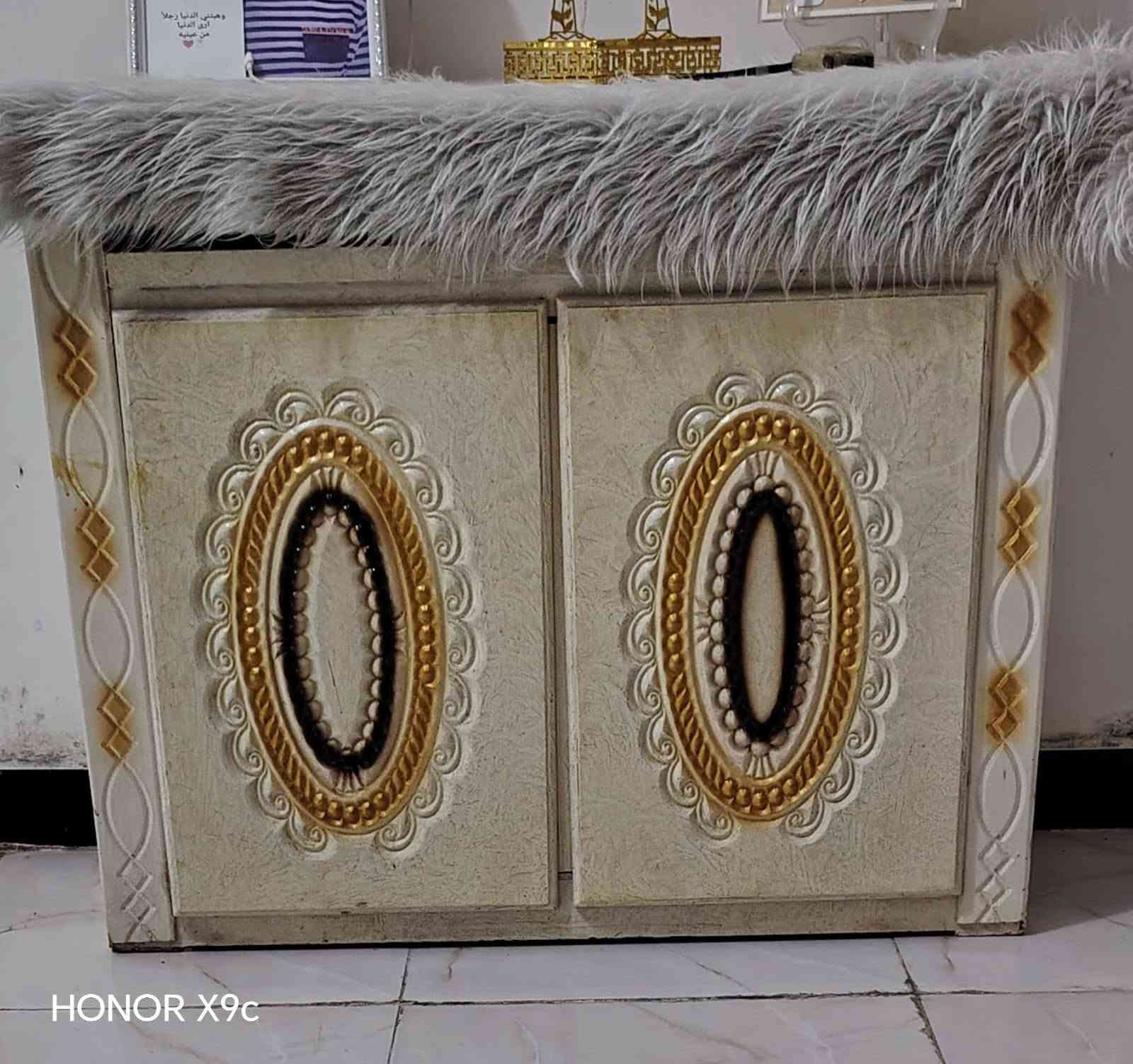 السلام عليكم غرفه نوم للبيع  ام السته تتكون من سبع قطع غرفه نضيفه كلش اي صدع مابيه العنوان شطره والشراي بيه خير ويدلل السعر  مليون وميه وبيه مجال ***********
