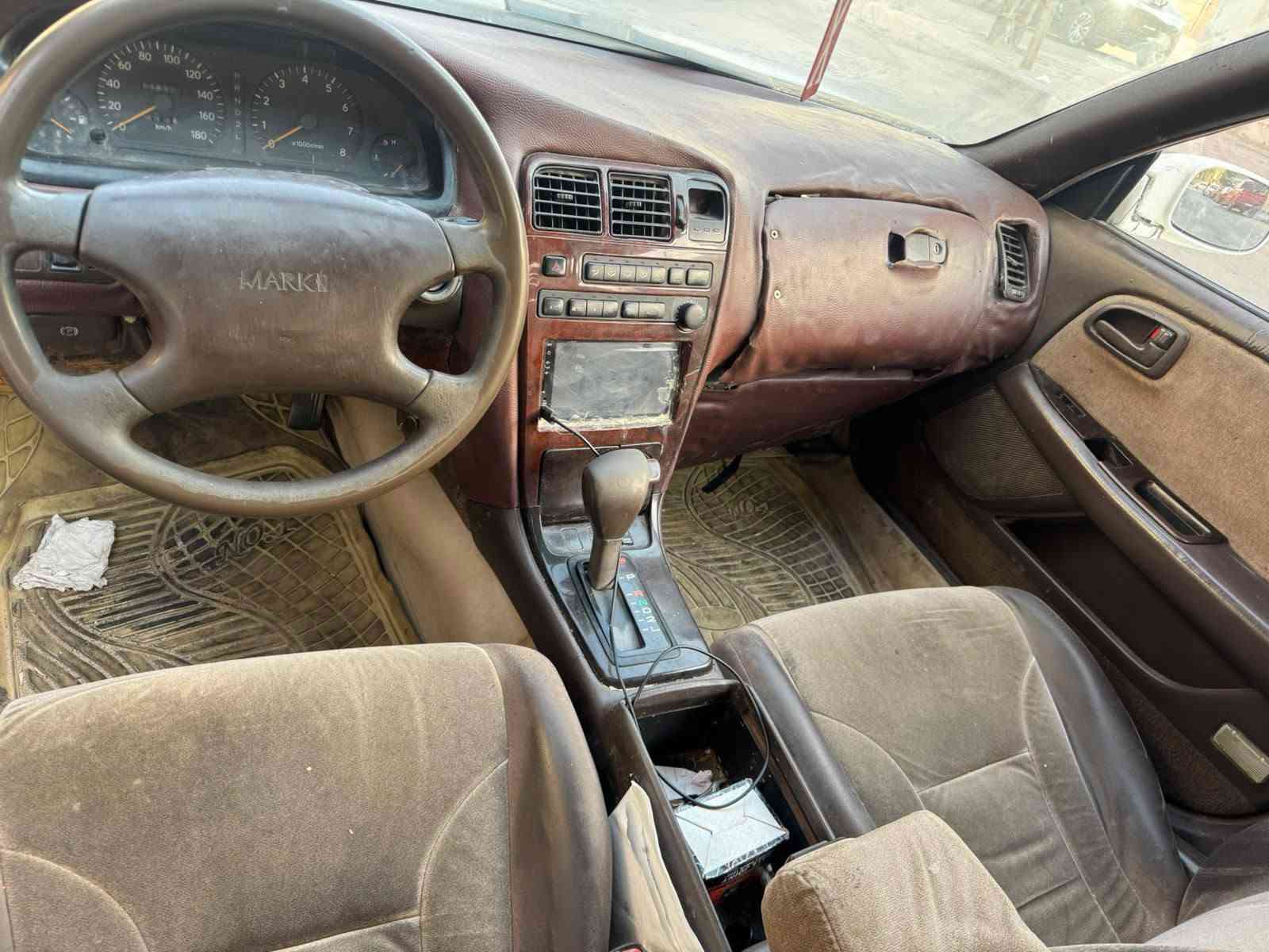 السلام عليكم  مكلف بل نشر
للبيع مارك 
موديل 1992
كصة بجم 
السيارة كير ومكينه وتبريد تمام 
رقم بصرة ألماني 
مكان السيارة بصرة
السعر 35 للاستفسار رقم الهاتف ***********

