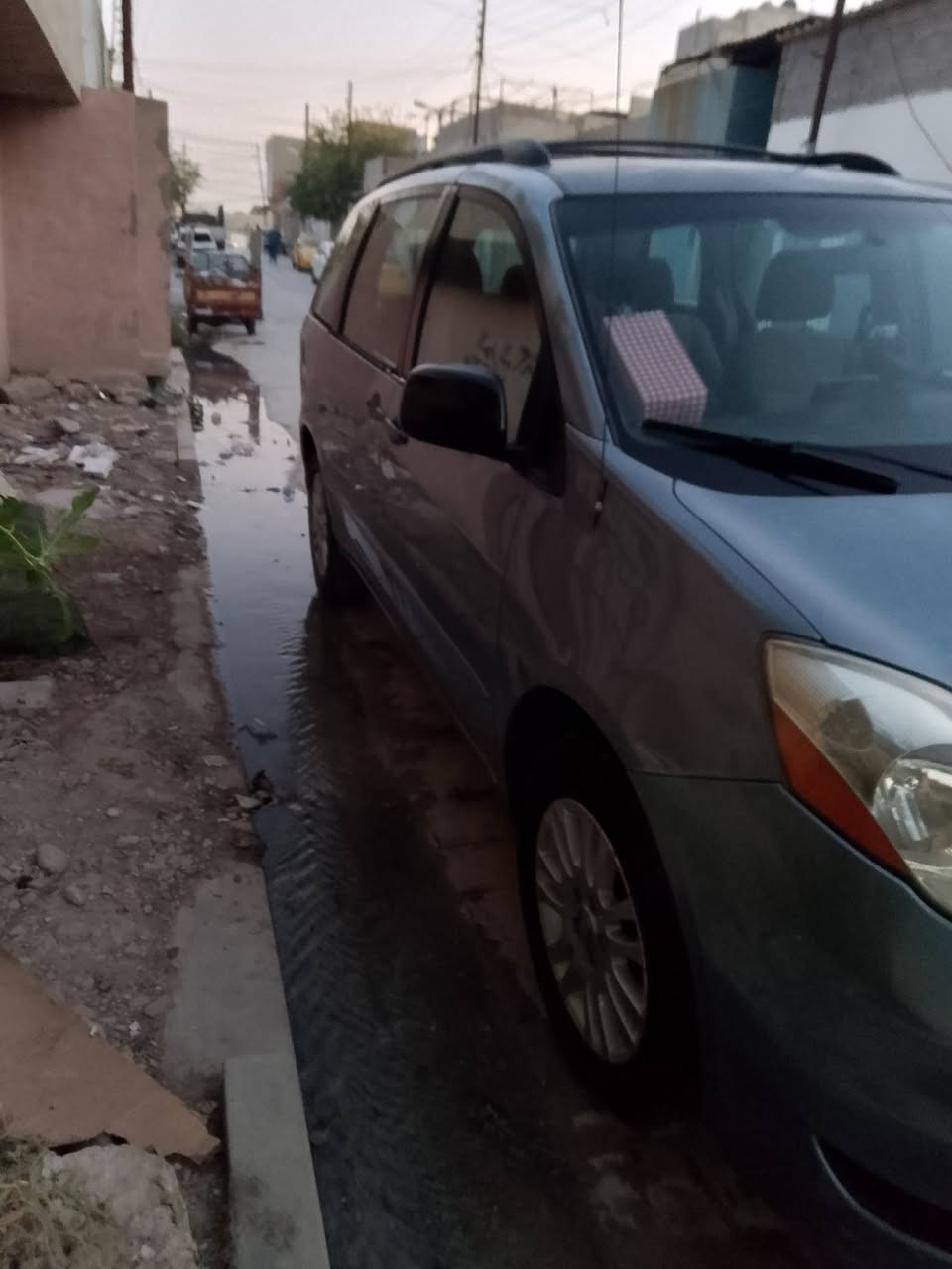 سياره للبيع تيوتا سينا  2010
فول موصفات كلين بدون صبغ رقم دهوك 
اني صحبها شرعي
هزه جديده سنويه عضم جديده 
تحويل ثاني يوم 
سياره جاهزه ماتصرف عليها كلشي 
سعر105بيها مجال عنون موصل الأيسر
***********
***********
