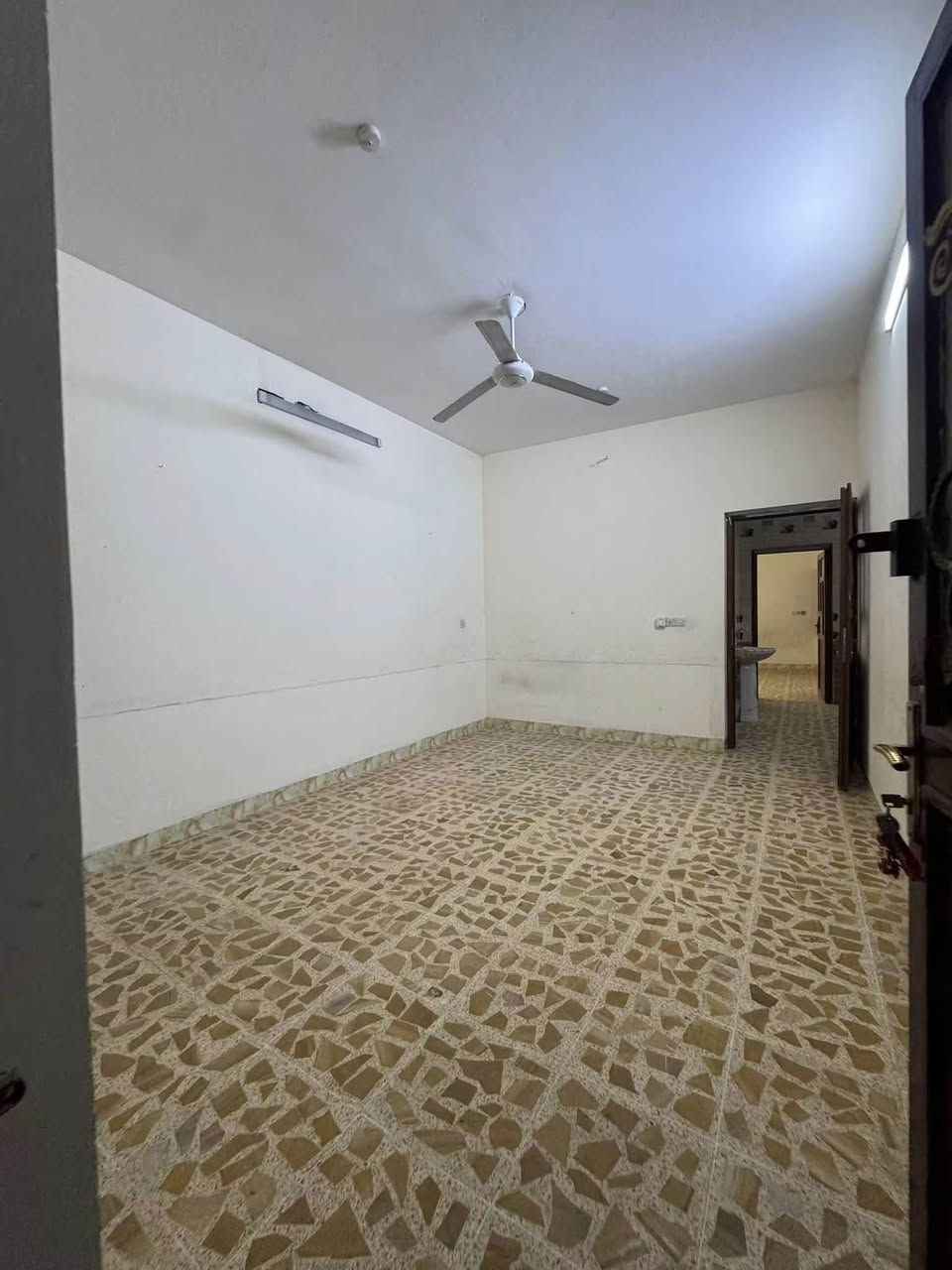 دار للايجار طابق ارضي المساحه 150متر في حي عدن
لمعرفه السعر اتصال بل رقم 

***********

متوفر واتساب ايضا
