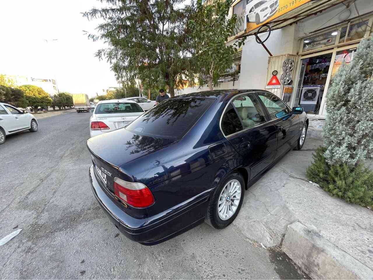bmw 2001 
سه قه ر ساخ  ٣٧$
محه وه ره. وه ك بيلاد جاكراوه
ده كو ليدراو  سه قفو حيزام به شه رت
مه كينه 530iده بل ديجيتال
به ك لايت led لايت زينون
كير اتو ماتيك جوار جام كاره با اوتو
ته بريدو كه رميو ته قه وره قه به شه رت
گيرومه كينه به شه رت *********** السليمانية, العراق
