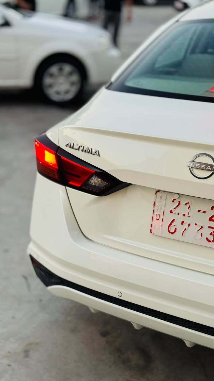 ابیض و داخل اصفر 🔥
.
Nissan Altima 2025 
.
مواصفات SV 

ماشیە ١٤ الف مایل .
.
سیارە حادثە ربع بنید صبغ و شویە بارد ، رقم الشاصی: 1N4BL4DV1SN302289
.
مکان السیارە کلار 
.
سعر ١٦٩ ورقە و مجال بسیط .
.
*********** 
***********
