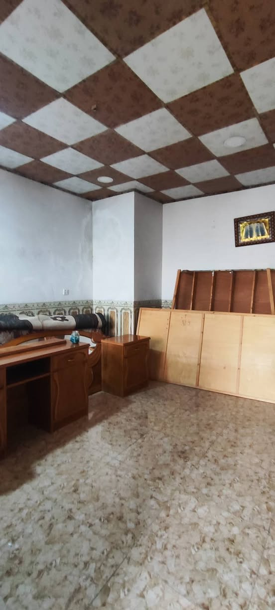 شقة للايجار حي سماح الاولى بسوق سماح الاولى قرب جوري ماركت 
مساحة 200 م 
بدل الايجار 250 الف قفل 
الأستفسار اكثر اتصل عل أرقام أو مراجعة مكتب قصر الريان للعقار 
***********
***********
موقع المكتب حي عدن سايدين التنانير قرب صيدلية اليمامة مكتب قصر الريان للعقار
