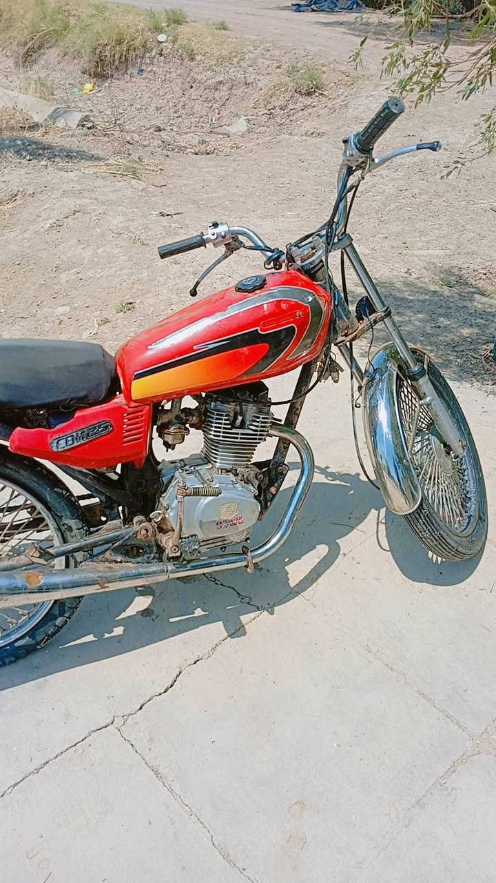 سلام عليكم دراجه  اربعه كير مديل 14 سعر 250بيه مجال للطيبين للتوصل   ***********
