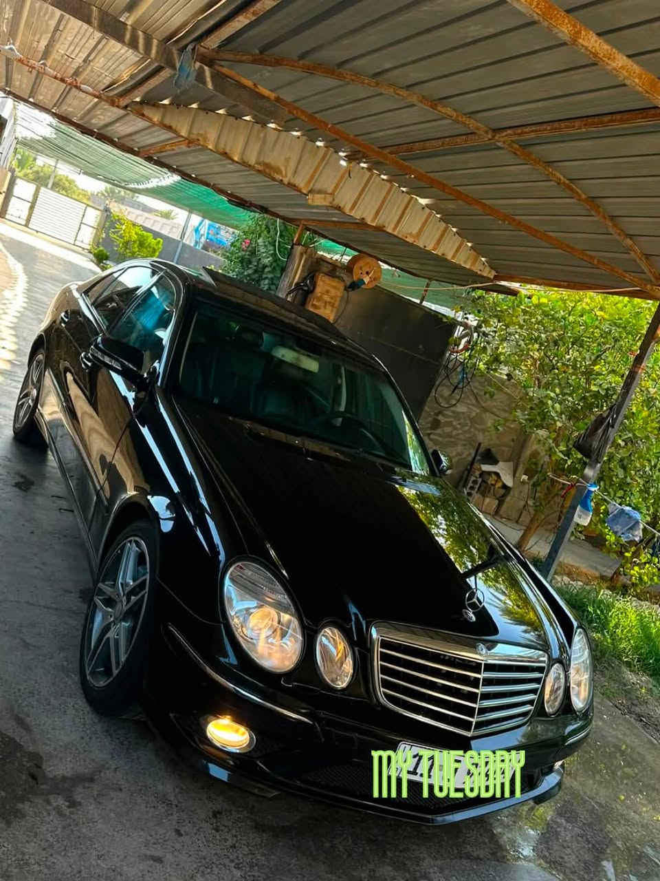 للبيع او للمراوس حسب الرغبة
مارسدس E_clas 350 المرغوب عقل فوك
المديل 2009 .
رقم وهزه وسنوية جدد بأسمي
سيارة مكفوله مابيها صبغ 
تبريد مكينه كير بلكارتون حدادية جديده
تخم تاير ويل نجمه الماني اصلي 
مواصفاته : 
فتحته سقف طكتين 
برده خلفية كهربائي 
كشنات كهربائي+ تدفئه تبريد 
زراك لايت
حساس امامي خلفي 
اشاير بالمري 
جلد 
شاشه 
سماعات دمام
دبل كزوز 
تويل ويل 
لايت داينمك 
السيارة ما ناقصها لو برغي 
السعر  تصل وبيك خير ودلل
مكانها بابل المسيب. 
***********
