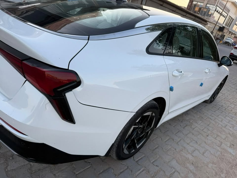 كيا كي 5
Kia k5 
موديل 2024 خليجي ضمان المجموعة الدولية 

المواصفات:
بانوراما 
كشنات جلد 
تشغيل عن بعد و دخول ذكي
مري شفط
شاشة متصلة 
تبريد قطعتين 

ماشية 72 الف كيلو 
السيارة بلادية و بالضمان و كل تبديلات الدهن و الصيانة بالشركة و مسجل بدفر الصيانة 
رقم بغداد الجديد
السيارة باسمي تحويل مباشر ثاني يوم 
مكان السيارة بغداد المحمودية 

السعر:220 ورقة

للأستفسار:
*********** 
موجود واتساب ايضا
