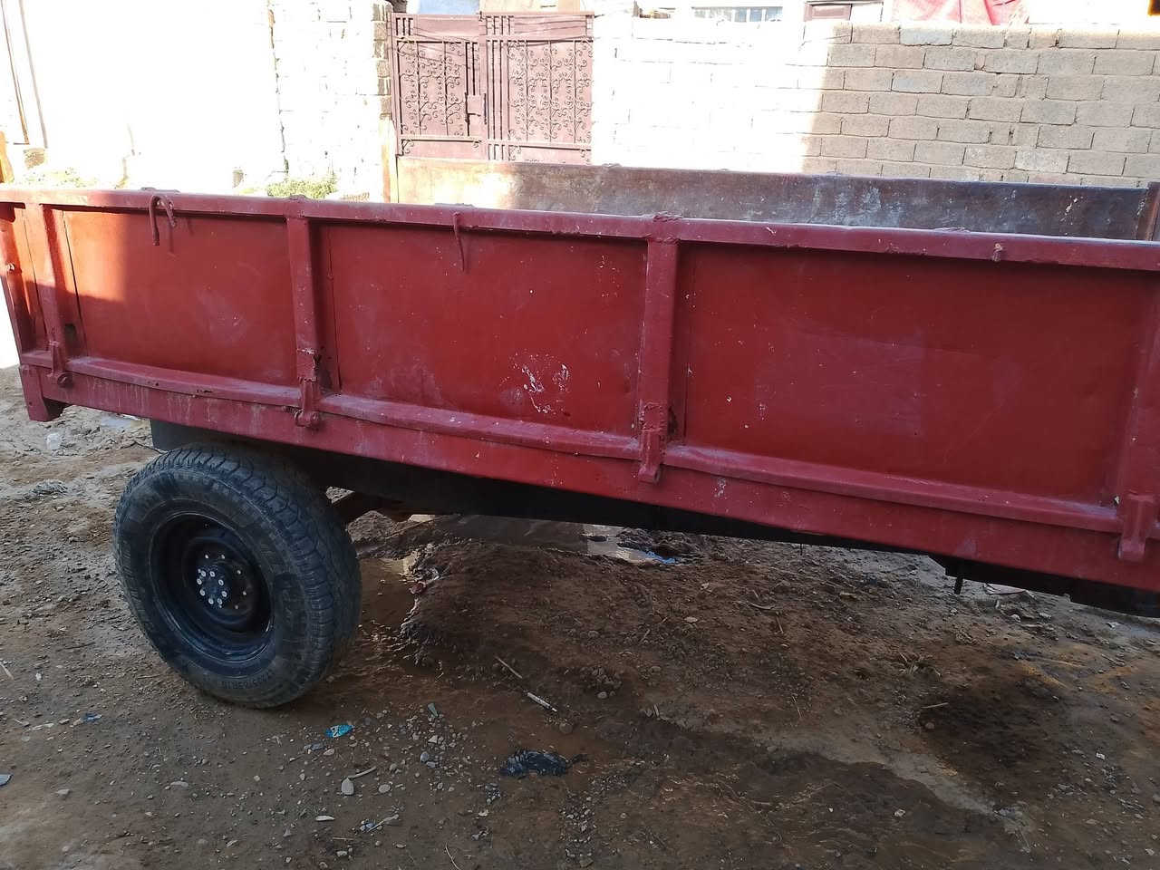 السلام عليكم مكينة عنتر موديل 82 سنوية وارقام للبيع وعربانه سكندريه نضيفه بلاديه جاهزه لشغل مكان ديالى  التواصل والاستفسار اتصل ع رقم ***********
