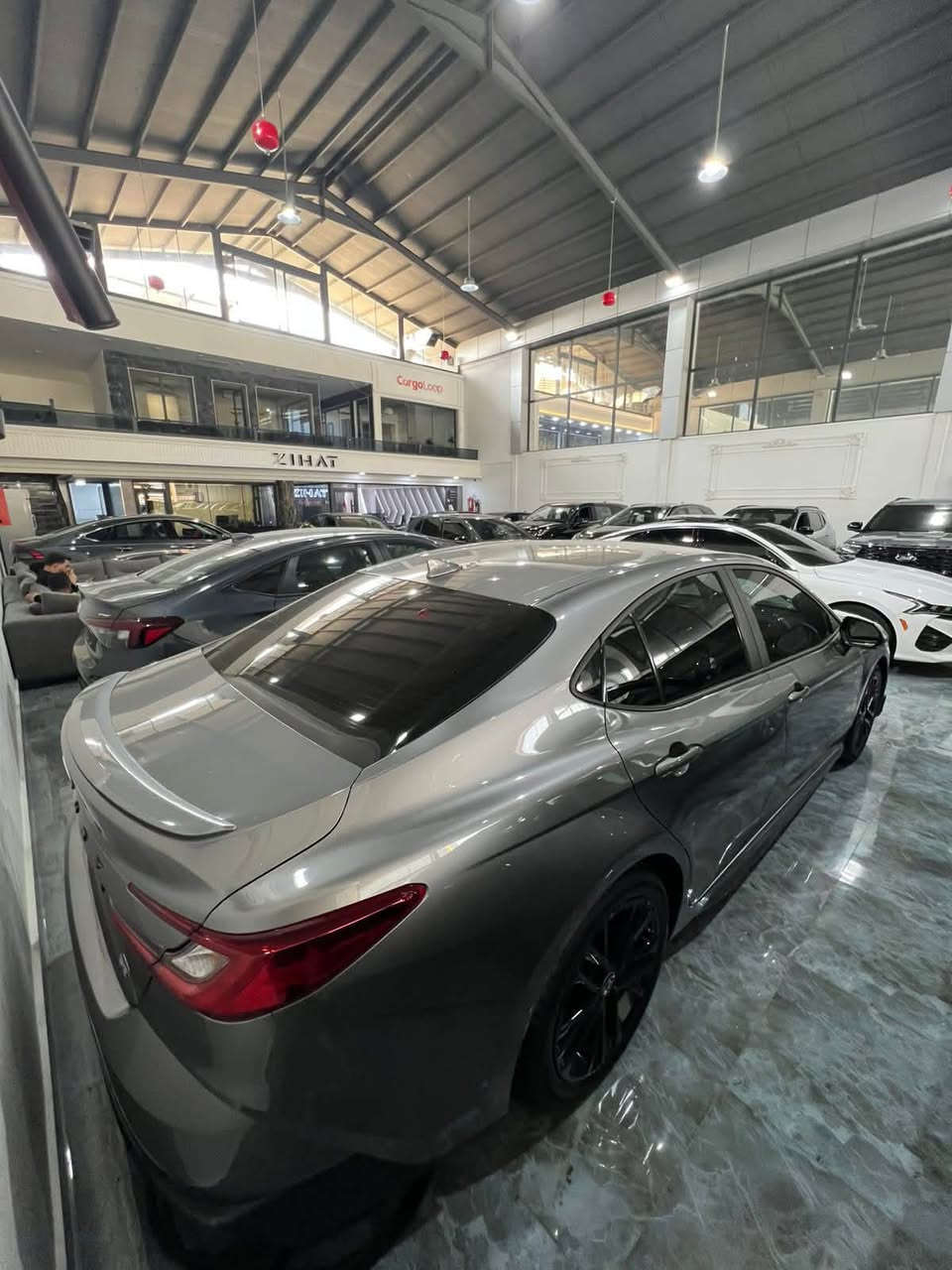 🚘 Toyota Camry SE Hybrid 2025

 دخول جديد 
رقم شاصی  4T1DAACK8SU530452
سیارە ارباکات کلها سلیمە 
ماشیە ١٣ الف مایل 
🔹 موديل 2025
🔹 فئة SE Hybrid
🔹 محرك 2.5 لتر Hybrid
🔹 قير أوتوماتيك e-CVT
🔹 دفع أمامي FWD
🔹 جنوط رياضية
🔹 شاشة متعددة الاستخدامات
🔹 كاميرا خلفية
🔹 Apple CarPlay و Android Auto
🔹 إضاءة LED
🔹 أنظمة أمان ومساعدة للسائق

🔸 السيارة بها بنيد و الجاملخ امامی الأيسر صبغ
🔸 بها تعديل بارد بالباب الأمامي والخلفي الأيسر

✅ السيارة دخول جديد
✅ تگدر تترقم إقليم
📍 السيارة موجودة بدهوك

📞 للمزيد من المعلومات
***********
