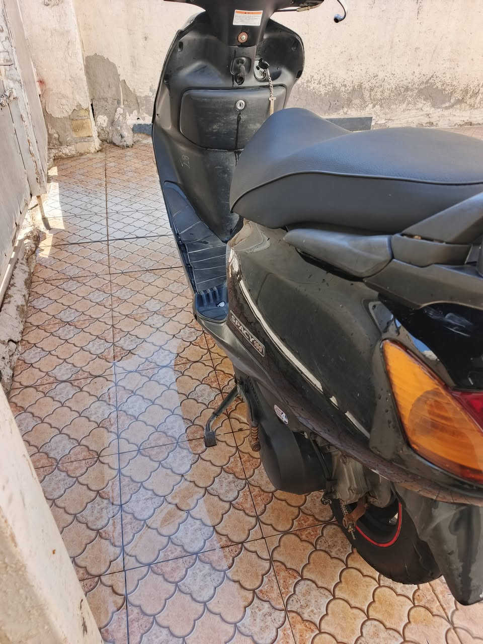 دراجه سبيسي ياباني كابريتر وكفر كل ياباني دراجه جاهزه أي نقص مابيهه مكينه نعومة فول الهاتف*********** المكان كوت الزهراء
