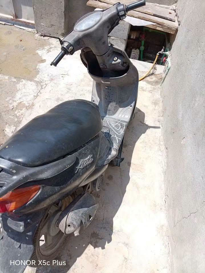 دراجه للبيع أسمه دولفين عطلانه نقصهه سيم بانزين مقطوع وكابريته وصخهه مكاني السماوة***********للبيع
