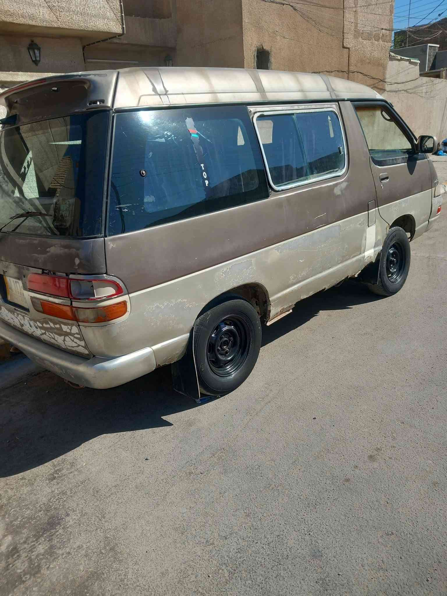 السلام عليكم فاره البيع مكينه وكيري فورس كسن نظيف تخم تاير كهربايات شغاله رقم القادسيه حمل صدر امامي وخلفي نظيف عنواني  الحسينيه  سعر ١٧ ***********
