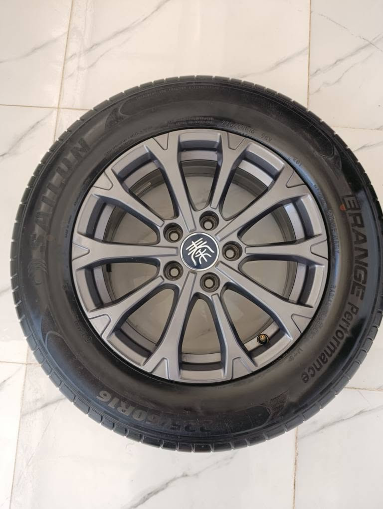 🛞 تایە و ویلی ئەسڵی BYD بۆ هەموو جۆرە سێدانەکانی BYD
✅ ویل کرۆمی ئەسڵی BYD Qin L ✅ قەبارەی تایە: 225/60/R16 ✅ بەرواری دروستکردنی تایە: 15/11/2024 ✅ زۆر خاوێنە و تەنها کەم ڕۆیشتووە. ✅ تەنیا نرخی ویلەکانە  تایەکەش دەبیتە هەدیە🎁
💵 نرخ: 350$
📞 ***********
کوالیتی باش، نرخی گونجاو، ئامادەی دانانە لەسەر سیارەکەت. أربيل, العراق
