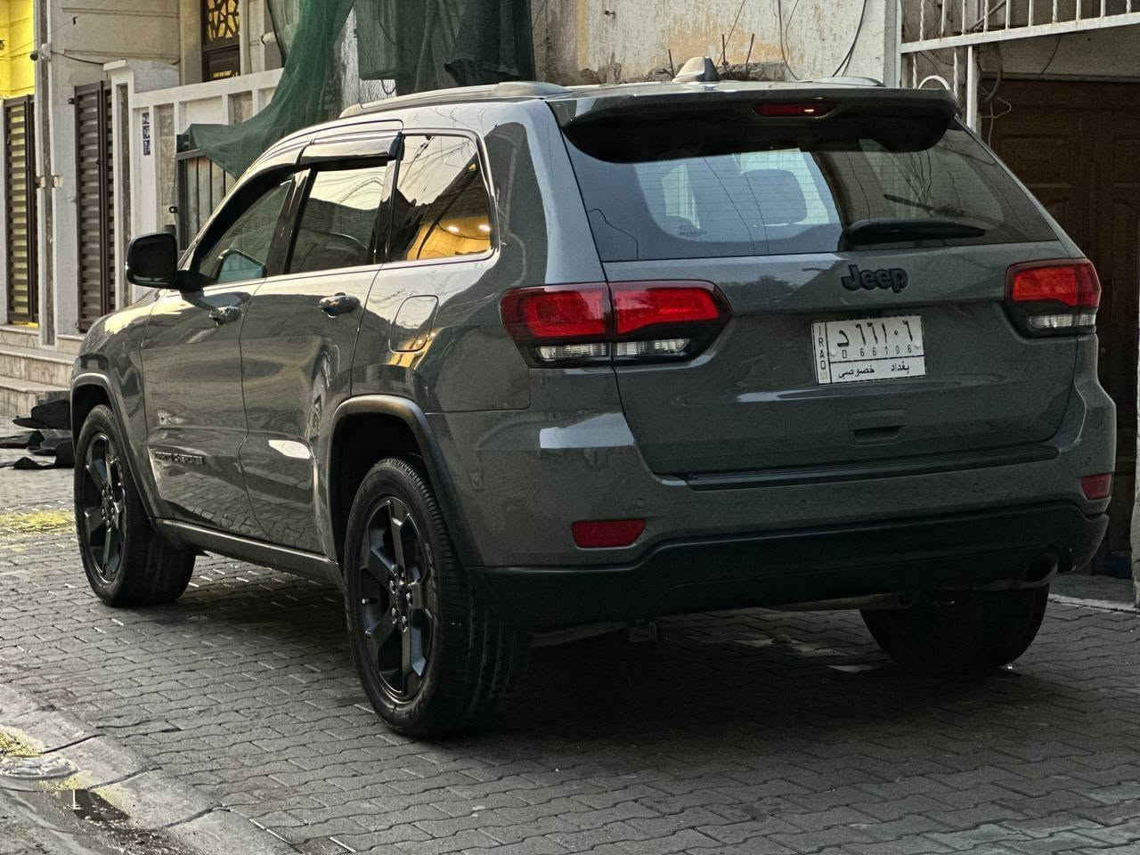 سلام عليكم ورحمة الله وبركاته جيب لاريدوا 
مديل 21وخضيفها بسمي تحويل مباشر بدون لاشواصي
ولا ايرباك بيها جاملغ امامي صبغ فقط ومكانين بارد
سياره خير من الله نص فول يعني شاشه جبيره حساسات رادار كامله سياره مكاني بغداد لاعضميه ***********
صدر جديد تخم تاير ويلكب جديد سياره مابيها اينقص
السعر 237
