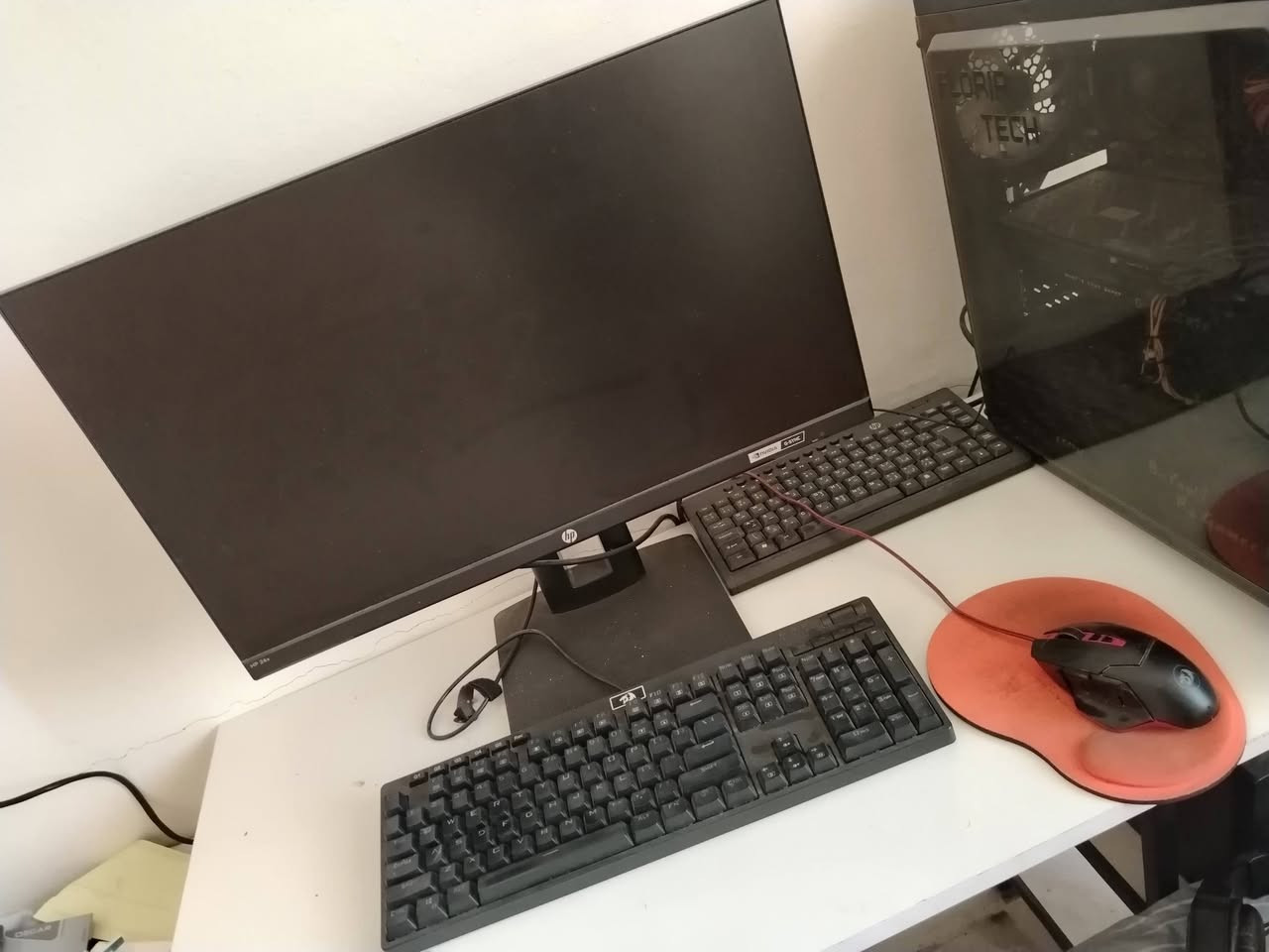🎮✨ للبيع سيت أب گيمنگ احترافي جاهز للتشغيل! ✨
💪 أداء قوي + شكل أنيق + كل شيء جاهز

🧩 المواصفات الكاملة:

 • ⚙️ المعالج: AMD Ryzen 5 2600 – 6 أنوية / 12 

 • 🧠 الرام: 16GB DDR4 
 • 🖥️ المذربورد: MSI B450 – ثابتة ومناسبة للتطوير

 • 🎮 كارت الشاشة: NVIDIA RTX 2060 SUPER –
 • 🧊 الكيس: Floria Pecola بإضاءة RGB فخمة 

 • ⌨️🖱️ الكيبورد والماوس: Redragon مخصصة للألعاب – استجابة وسرعة 🔥

 • 🖥️ الشاشة: HP 27 بوصة – 144Hz – G-Sync – تجربة عرض سلسة واحترافية

 • 💿 النظام: Windows مفعل مدى الحياة ✅
 • ⚡ UPS: قدرة 1800 لحماية الجهاز من انقطاع الكهرباء

💥 السيت أب متكامل، نظيف جداً، ومناسب للألعاب، التصميم، والبث المباشر.
للتواصل عنوان ديالى بعقوبة توصيل لايوجد 
***********
***********
واتساب +اتصال
