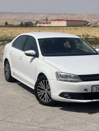 جيتا ٢٠١١ • قطعتين صبغ • مستندات ل٢٠٣١