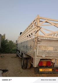 شاحنة • للبيع