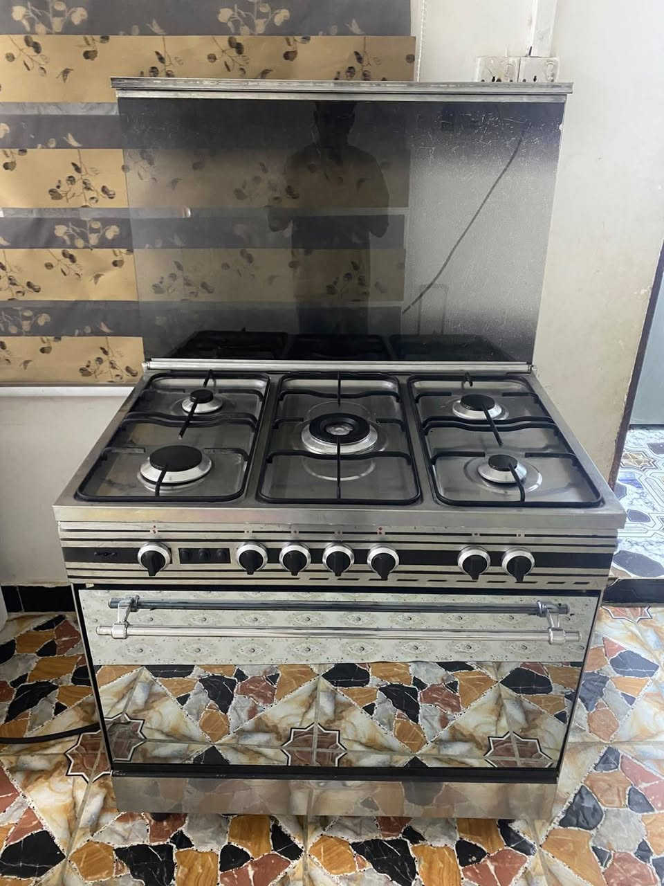 طباخ تكنو جاز إيطالي جدحه شغاله كلوب وفان بلاد فرن كهربائي وفرن غاز ومايكرو مكانه زبير متوفر توصيل اي استفسار خاص*********** البصرة, العراق
