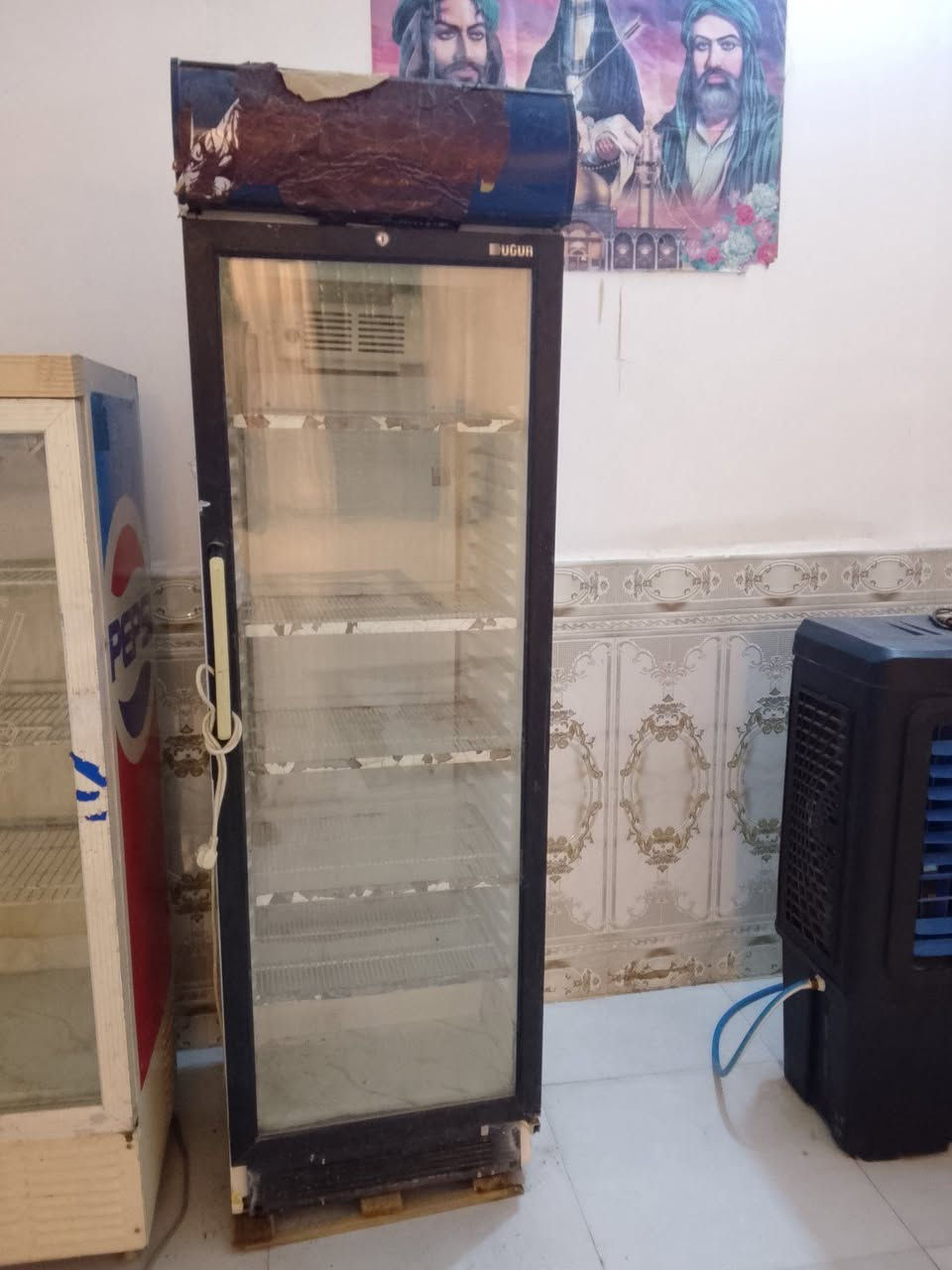 سلام عليكم 
عارضه للبيع 
نضافه وتبريد 
السعر 250 وبيها مجال
***********
واتساب او اتصال 
ناصريه - ناحيه الفضليه

