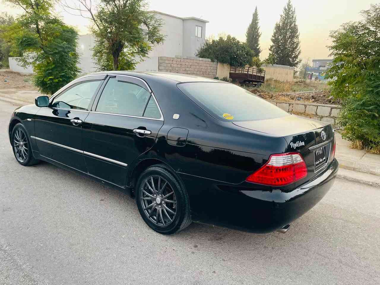 شاهینە رۆیال براوە مۆدیل ٢٠٠٦ ی سی دووگمە مەکینە بچوکی گێر گەورەی مەرخوب بی بۆیاخ و دەعم کۆدی بۆکراوە بەشەرت پەردە تەبرید ساردو گەرم ناو دەری زۆر پاک  و جوانە ناو رەساسی فۆرمیکای هیج نەشکاوە ١٣١ هەزار رۆشتوە بی مەسرەفە سعری ٤٧ گەلاو مەجال شوین هەلەبجەی تازە 
***********
***********ڤایبەر و واتساب السليمانية, العراق
