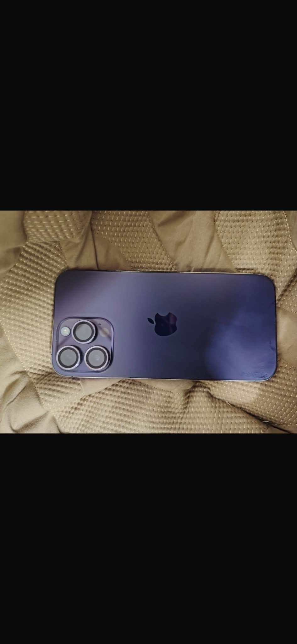 ‏سلام عليكم iPhone 14 Pro الجهاز نظيف ما أبي عيب بطاريتي 85 كرتونة وياه يجي 900 به مجال *********** بس WhatsApp أكو
