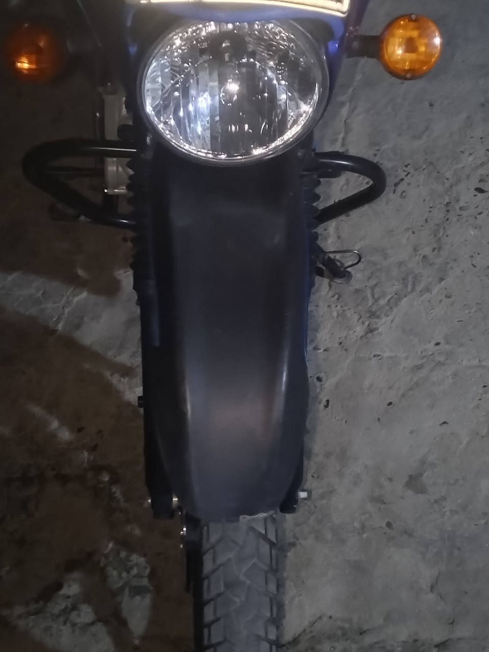 دراجه بوكسر موديل 23
دراجه نضيفه شوف العين كلشي مبيه نقصه بس كشن مشكوك ودواسه سوده مالت رجل بس الدراجه كلش حلوه والله ولا مجفت واله اي شي افحص وخذ 

مكاني بغداد المنصور الرقم ***********
السعر 2150
