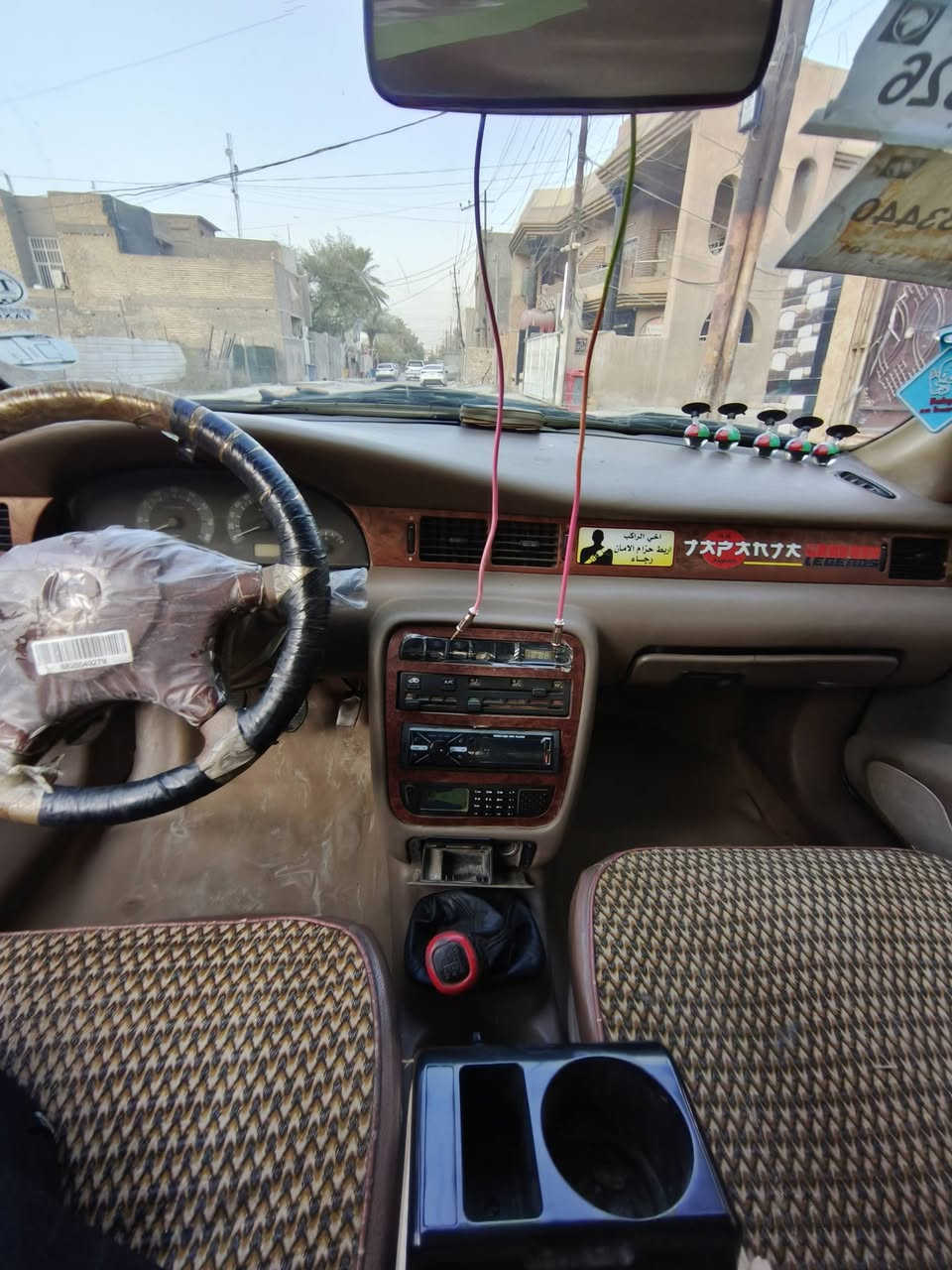 السلام عليكم 
سمند 2010 
سيارت تخبل كشرتها موس ما بيها ضربه مكينه وكير خير من الله السياره فقط عوزها تبريد كمبريسر منقص غاز ومشط ستيرن وتخم تاير اما الباقي مكفول 
مراوس سايبا 14 او 15 
مكاني بغداد بلديات 
***********

