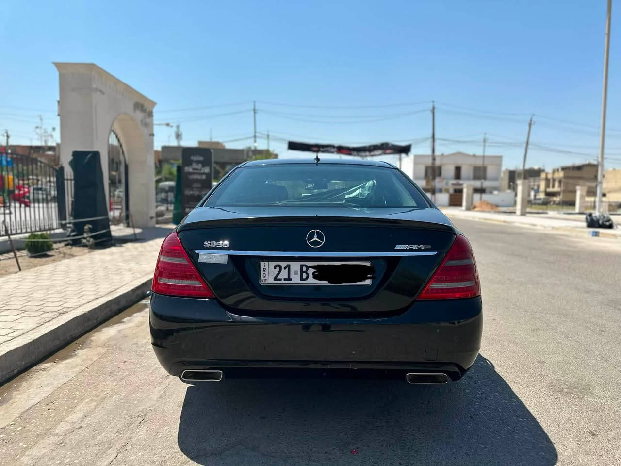 مرسيدس S350
المواصفات:
*موديل 2010
*محرك 6 سلندر 3500
*رقم سليمانية تريد تحويل تريد وكالة 
*نظام چوبلس (تصعيد وتنزيل السيارة عن طريق الجكات)
*ناظور ليلي
*سلايد روف
*كراسي امامي كهرباء مع خزن ميموري
*بيبان شفط 
*صندوك شفط
*تبريد ثلج
*مكينة كير بدون فتح بشرط
*صدر جديد
*دواخل السيارة كلش نظيفة
*سستم صوت Harman/Kardon
*تدفئة تبريد كشنات
*مري شفط
*لايت زنون
*بردة خلفية

بيها هواي مواصفات حتى ما اعرفها 

النواقص:
*الشفط مال بيبان بي مشكلة بس الشفط مال صندوك شغال

الضرر:
السونار مرفق مع المنشور

*السعر:170 وبيها مجال بسيط جداً
***********
