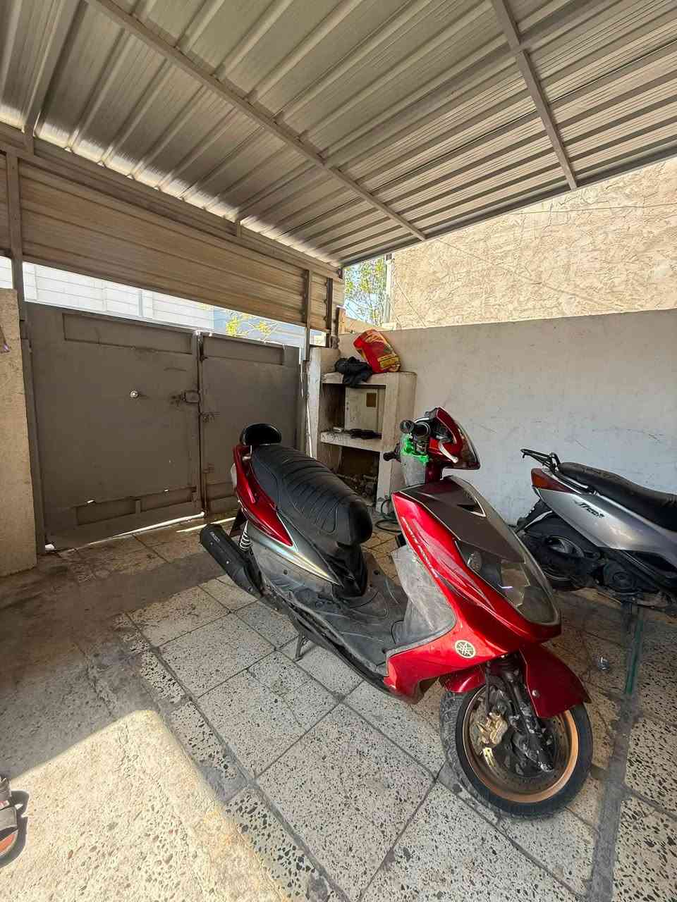 سلام عليك دراجه سكنس فحل نوزل خطين
الدراجه خير من الله حلوه ونضيفه منزلها رمبه على ايدي ما صارها شهرين الدراجه نضيفه ومكفوله مكينه وكفر بيها ملاحضه بسيطه بل كفر تجي وشوف كهربائات شغلات كلهن ترايش الدراجه موجوده بس اني فاتحن من تجي تلكاهن مشدودات الدراجه رايدها ب1050 وبيها مجال حك الجيه مكاني بغداد العطيفيه
وتساب فقط ***********
