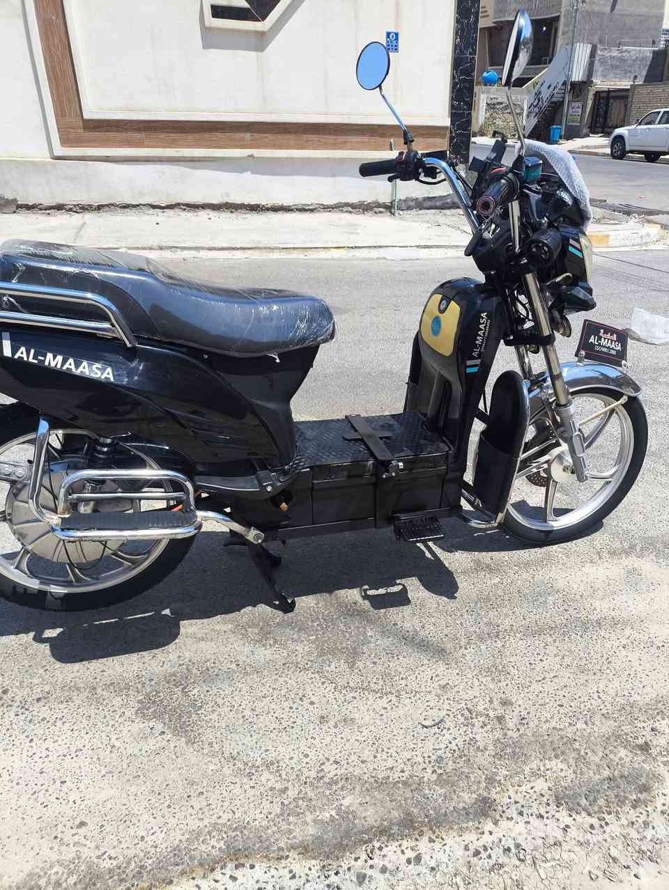 للبيع هارلي الماسه
موديل 24 
5باتري بطاريات جدد
نضام سويج +بصمه تشغيل عن بعد
بصمتين وسويجين 
ماطور نظيف
كهربائيات كلها شغاله 
نشرات جانبيه 

أي نقص مابيه نضافه فول 
واين متريد افحص 
دبل اشاره/نضام ار رجوع للخلف 
4سرع+مثبت سرعه
دبل اشاره /يمين يسار 
سعر 450وبي مجال
***********
+9647827587898
