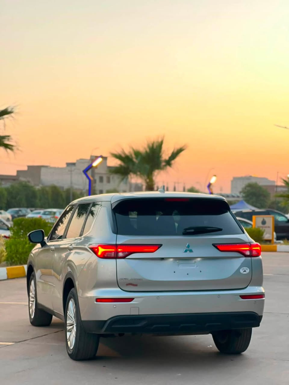 ميتسوبيشي اوتلاندر
*موديل 2024
*محرك 4 سلندر
*ماشية 33 الف 
*حجم المحرك 2500cc
*ضرر 3 قطع صبغ ❌
*ايرباكات سليمة بلادي ✅
*سعر 170 ورقة 💵 بدون رقم ( تترقم شمالي )
*رادار وگئر ومحرك بشرط ✔️
صور الحادث داخل المنشور 

العنوان / اربيل شارع 100 م ( معرض اربيل كارس )🏠
للاتصال/☎️ واتساب / ***********

المواصفات:♻️
*بصمة
*تشغيل عن بعد
*كاميرا وشاشة
*مقاعد 7 💺
*تبريد قطعيتن امامي وخلفي
*مراية اشارة ورادار
*ويل كروم
*تحكمات استيرن
*اضاءات زيون كامل امامي وخلفي
*حساسات امامي خلفي
*رادار مانع تصادم امامي 
*دخول ذكي بصمة 
*كير شفتات خلف الستيرن 
*وضعيات قيادة 6 
*هاند بريك بصمة 
*نظام اوتو هولد 
*نظام مانع الانزلاق
