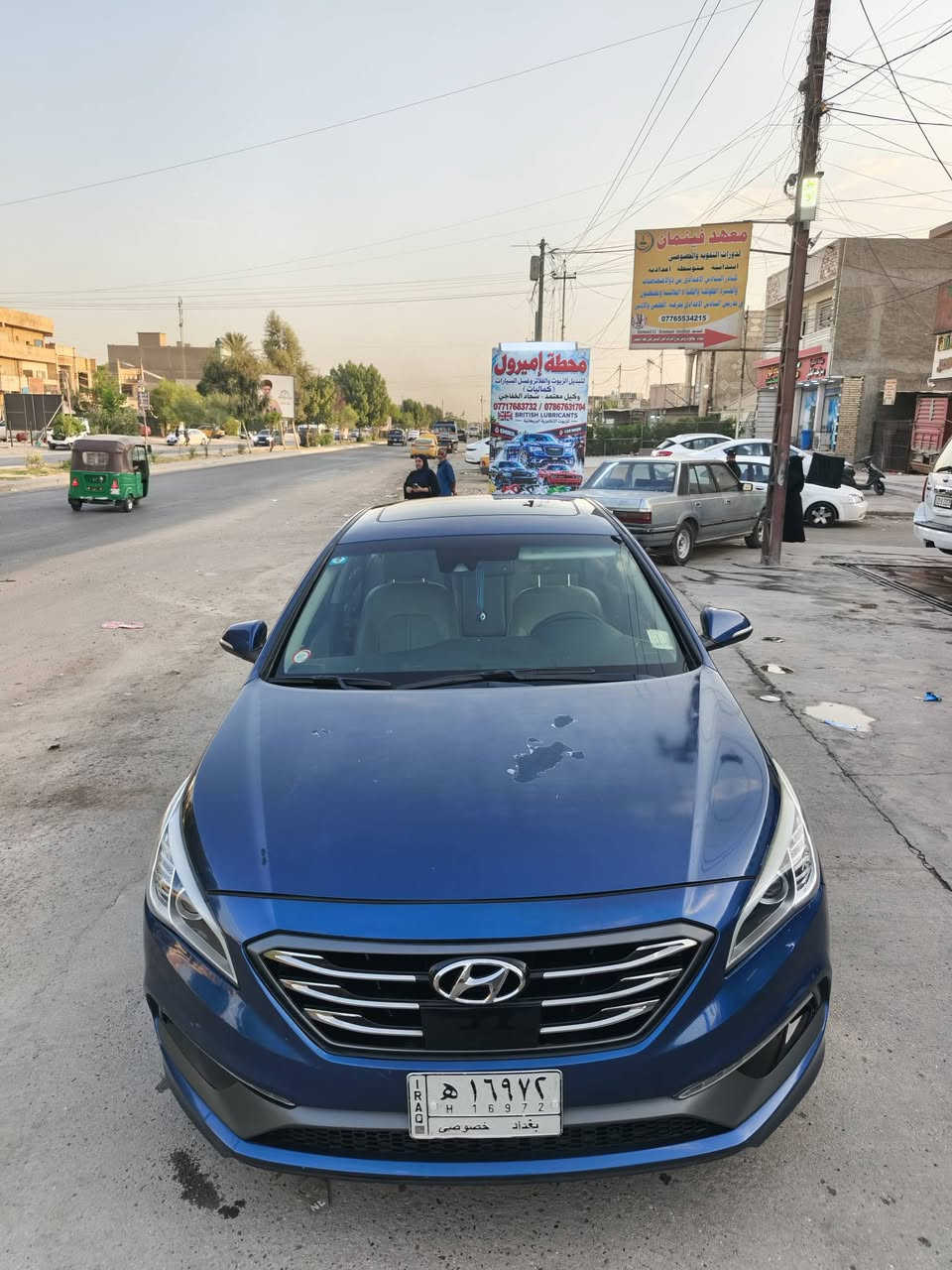 سوناتا ٢٠١٧ ليمتد لون ازرق
السلام عليكم سوناتا ٢٠١٧ ليمتد فول مواصفات ١/١ ب اسمي ماشية تقريبا ٩١ الف كيلو متر 
نقطة عمياء 
اشاير بالمري 
بصمه
تدفئة تبريد بالكشنات 
شاشة جبيرة كار بلي
تبريد قطعتين 
كشنات كهربائية 
وبعد بيها هواي مواصفات اليمتد المعروفة 
محرك ٢٤٠٠ gdi 
السيارة بيها حادث بأمريكا جاملغ امامي ايمن تصليح فقط 
وبالعراق الباب الامامي و الخلفي الايمن تصليح فقط ليس تبديل 
سيارة محركها جدآ نظيف مماشي بيها هواي  مبدل فقط بلكات قبل اسبوع 
رقمها بغداد 

السعر ١٣٠وبيها مجال ومكاني بغداد
***********
