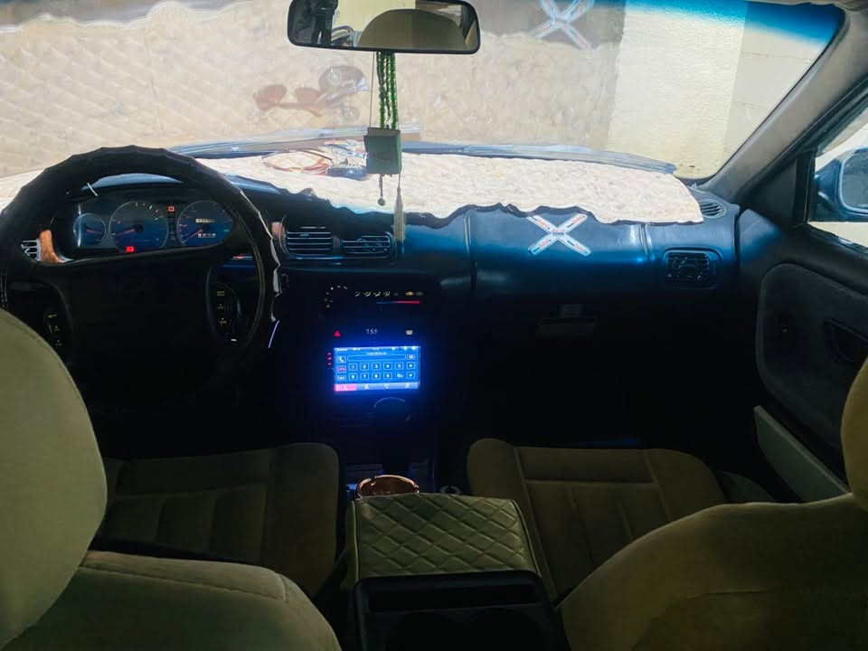 سوناتا موديل ١٩٩٦
مكينه وكير كفاله  كير اوتو نظام واحد مو نظامين 
صدر خلفلي امامي جديد تخم تاير ويل كب 
تبريد جان يشتغل وثلج بس وكف ماعرف شبي لعلم منظومه جديده 
كهربيات كلهاا شغاله حتى طوافه 
سياره مصبوغه عام اثر جراد مابيهاا ضربه ولا طخه 
ترابك وين ميعجبك 
سياره رقم بغداد مشروع وطني باسمناا 
مكاني ديالى خالص هبهب 
السعر ٤٧ وبيها مجال لشراي بصيط 
رقم الهاتف ***********
