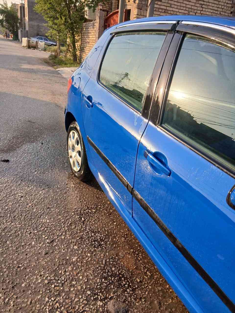 بيجو ٣٠٧ بغداد حائز ٢ راعيه بغداد اسوي وكاله فقط
سياره حاهزه كلهه شغل وتطلع 

كير محرك وارد يابان 
تبريد ثلج 
وتس ***********
