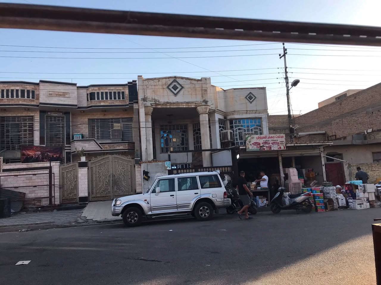 السلام عليكم بيت للبيع طابو ملك صرف 200متر عل الشارع العام الرئيسي يم مدرسة بغداد يم سيد هادي القصاب احلى موقع بالمنطقة التفاصيل داخل المنشور للاستفسار عل الرقم ***********
   منطقة الكفاءات  
مستعجل على البيعة
***********
