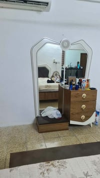 غرفة اخشاب تركي • نضيفه • موصل الحدباء