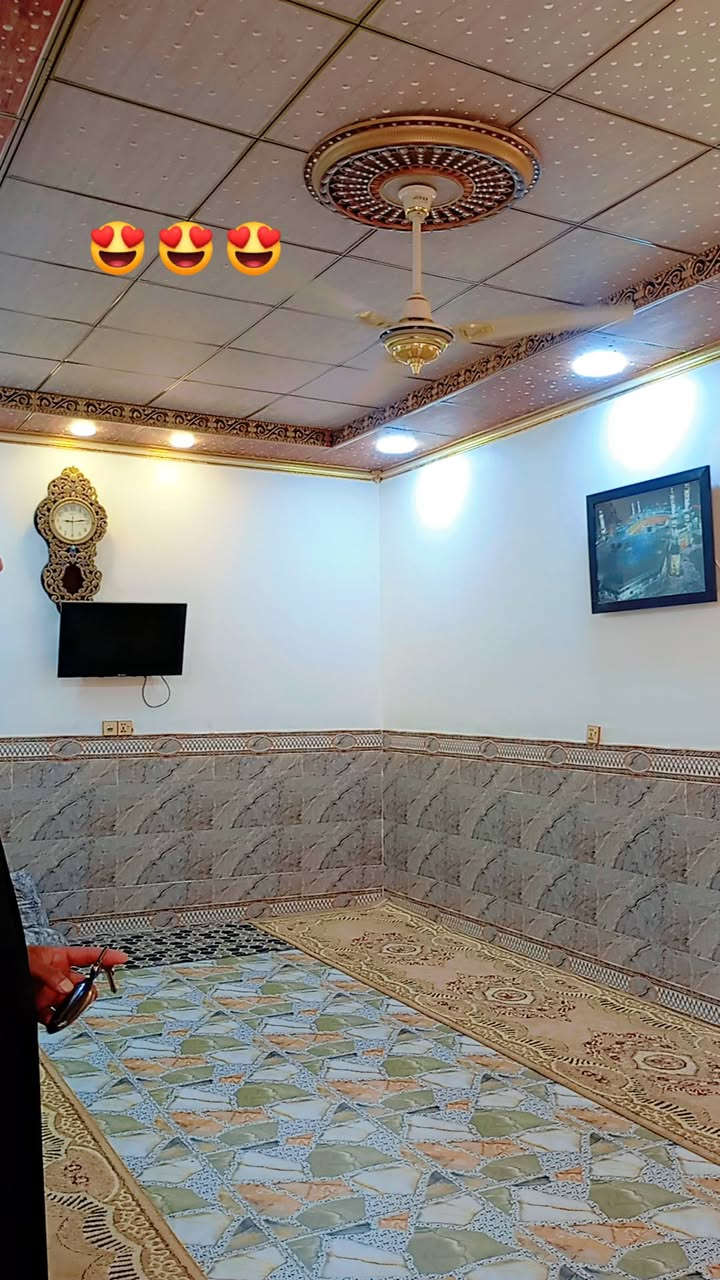 دار مساحه 180متر طابقين للبيع بناء جديد درجه اولى غرف نوم عدد4 صاله كبيره استقبال مجموعه صحيه داخلي وخارجي منطقه راقيه جدا زراعي حي ميسان مقابل حي العسكري قريب شارع العام السعر 77مليون مع المجال استفسار ***********
