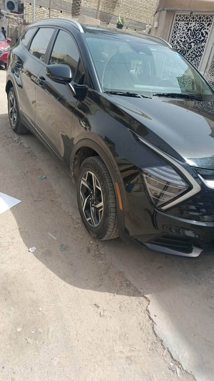 سبورتج 2023 باسمي بيه طخه بسيطه بين الجاملغ الخلفي والباب صور الحادث ويه الصور وبيه رصعه بسيطه بلقماره بسبب التحميل السعر 160 مكان السياره مدينه الصدر رقم 
***********

نص مكتوب في الصور:
- قص