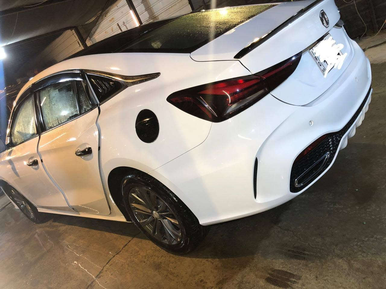 السلام عليكم
Mg gt موديل 2025 
السيارة فول مواصفات 
السيارة رقم اربيل بأسمي مو اسم شركة 
ماشية 30 الف وقابل للزيادة 
السيارة فتحة 
كاميرات محيطية 
هاند بريك بصمة 
اوتو هولد بصمة 
شاشة تكدر تشغل عليها يوتيوب وويز مفعلة 
بصمة دخول ذكي + تشغيل بصمة 
مري شفط 
بلوتوث وaux 
تحكم ستيرن 
تبريد قطعتين 
السعر 120 وبيها مجال 
للاستفسار الاتصال ***********
