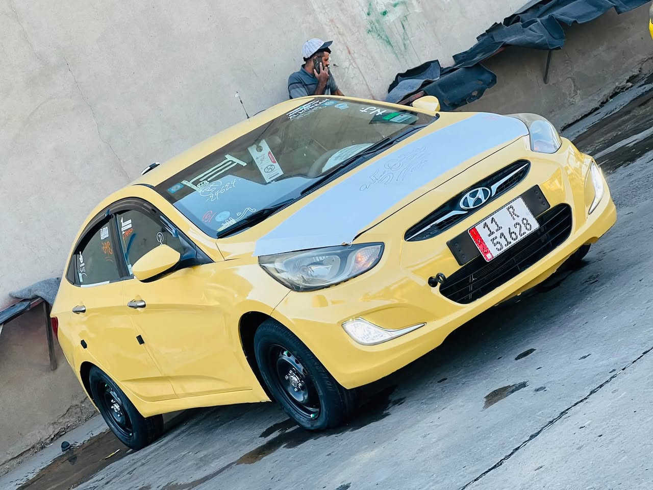 للبيع اكسنت موديل 2012 وارد أمريكي كود واحد 1️⃣ فقط باب السايق مبدل بدون ضرر بدون معجون فقط دوسه وحده بيها معجون مكينه وكير شرط المرغوب هيىه وغرمات صفر 0️⃣ رقم بغداد انكليزي بسمي اني الشرعي تريد وكاله تريد تحويل حاضر السعر 75 وبيها مجال تبريد ثلج ❄️ فول توماتيك استيرن جديد طخم ورا وكدام جديد طخم تايه جديد لايت زينول السياره جاهزه كلشي ما يعوزها *********** // *********** ابيع نقد بس خاص ما جاوب مكان السياره موصل جانب الايمن
