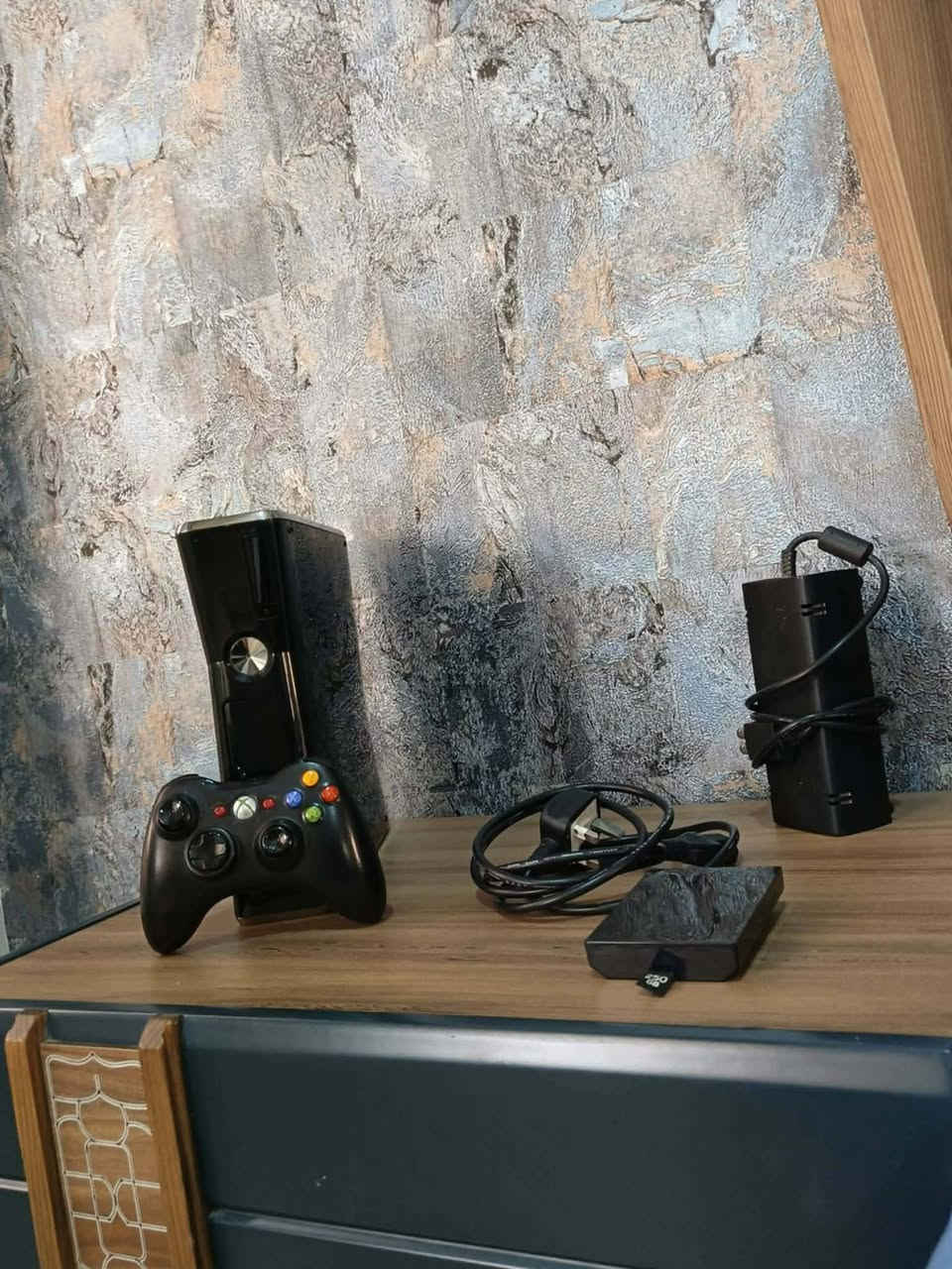 🔥 للبيع Xbox 360 بحالة ممتازة 🔥

✅ الجهاز نظيف ويعمل 100%
✅ جاهز للعب مباشرة
✅ مناسب للأطفال والكبار
✅ يشغل ألعاب كثيرة
✅ يأتي مع جميع الملحقات الموجودة بالصورة
✅ يأتي معا ثلاث يدات كلها بلوتوث و اصلية 
✅ يحتوي على 91 لعبة كلها العاب مشهوره
✅ الجهاز ما مفتوح و لا مصلح 
✅ الفحص والتجربة قبل الشراء متوفر
💰 السعر: (115 قابل للتفاوض)
📍 الموقع: (موصل_ حي العربي)
📩 للاستفسار راسلني على الخاص الاتصال على الرقم ***********

إذا تبحث عن جهاز ألعاب بسعر مناسب و بحالة ممتازة، فهذا خيار يستحق  المشاهدة
