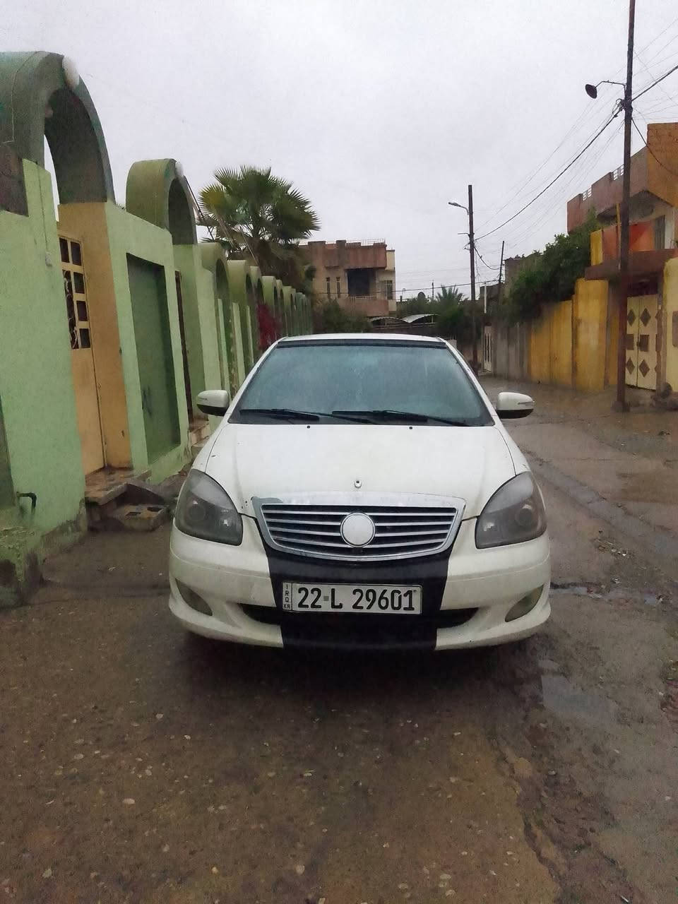 السلام عليكم 
/سيارة جيلي موبل/2013
محرك 1500/كير عادي
  تبريد تدفئه شغل شرط 
كامره حساسات خلفي 
بيه بس بارد وتكحيل 
داخل رصاصي 
 رقم السيارة اربيل تحول شرط
رقم الهاتف ***********
السعر 60 وبي مجال 
مكان موصل الجانب الأيمن

