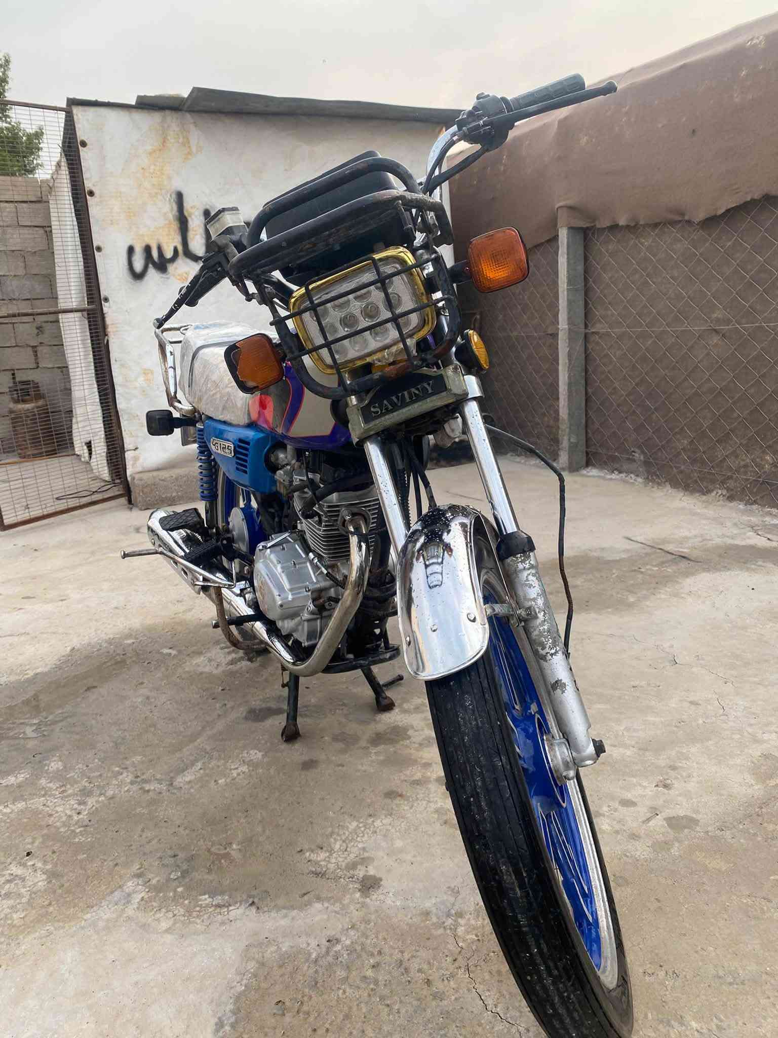 سلام عليكم دراجه سفانه للبيع مديل 22  محرك مكفول ما مفتوح اوراق الدراجه ما ناقصه شي نضيفه السعر 425 وبيه مجال الرقم *********** اتصل وبيك خير ودلل
