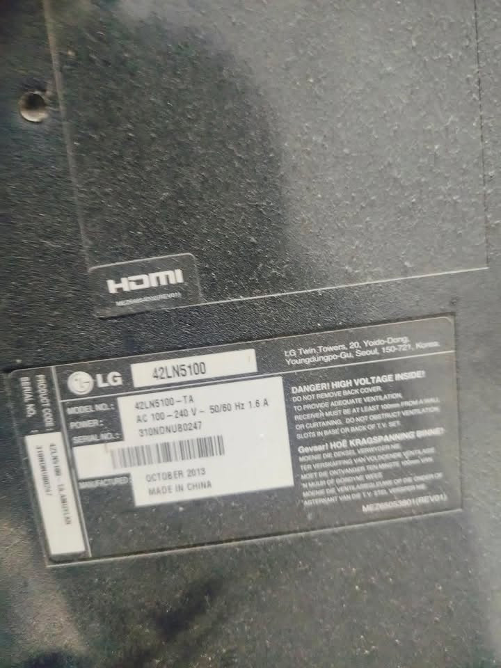 تلفزيون نوعيه LG احسن نوعيه حجم موجود بل صوره بي إنترنت  مبي شخط نضافه فول ويا تعلاكه مالته شعور ٢٥٠ 
الستلايت مشفر نوعيه كلش زينه أنواع برامج بي سوق بلي  سينمانا قنوات فضائيه قنوات طوبه  ونوعيته معروفه اسالو عنها  سعر ٤٠ ألف  بي مجال بسيط مستعمل مره وحده بس شتريته ٧٥  كركوك أسرى مفقودين رقم ***********
